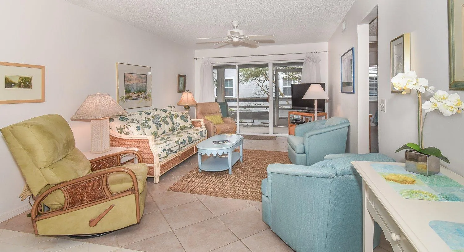 Quiet Beachside Veranda within seconds to the beach pool ~ SV173