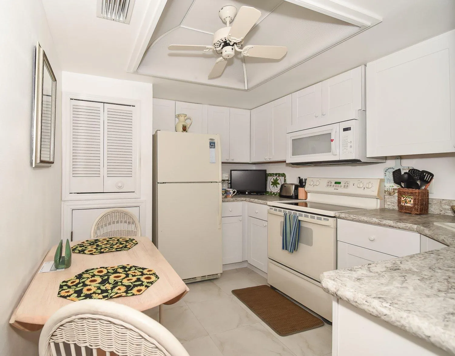 Other in Quiet Beachside Veranda within seconds to the beach pool ~ SV173
