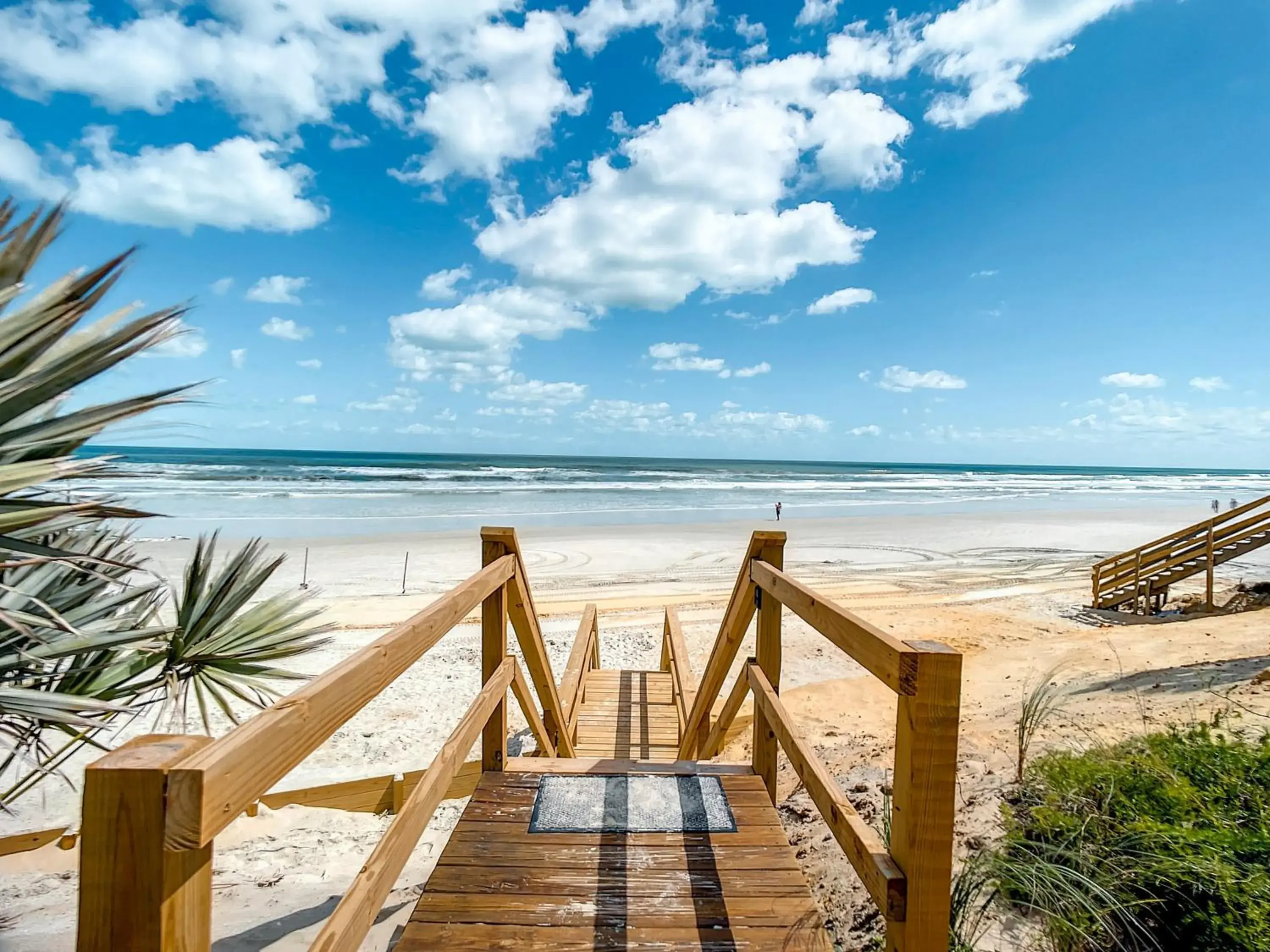 Beachfront with large deck Pool Sea Dunes Sailfish A3 Beachfront with large deck Pool Sea Dunes Sailfish A3