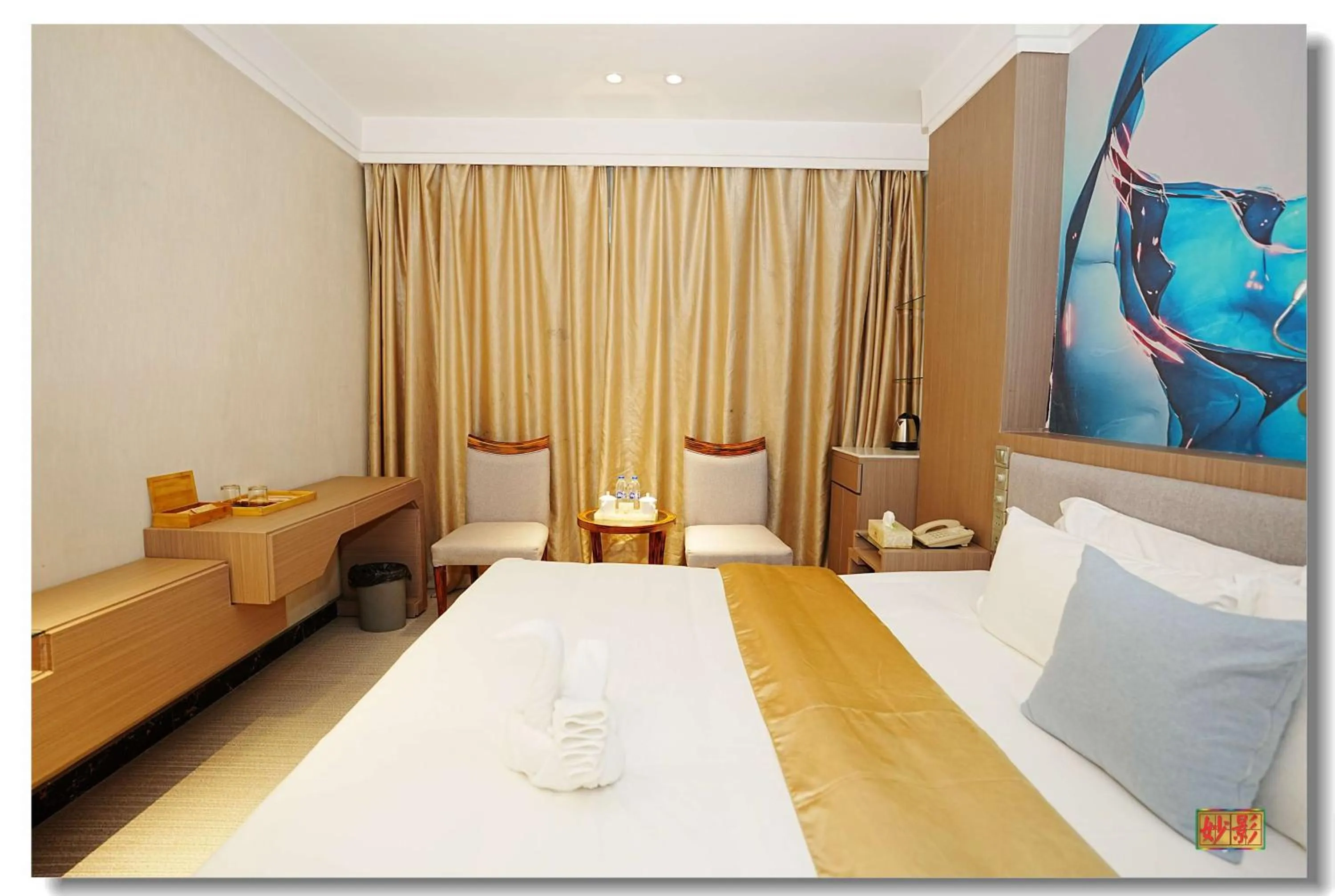 Bed in pristinehotel