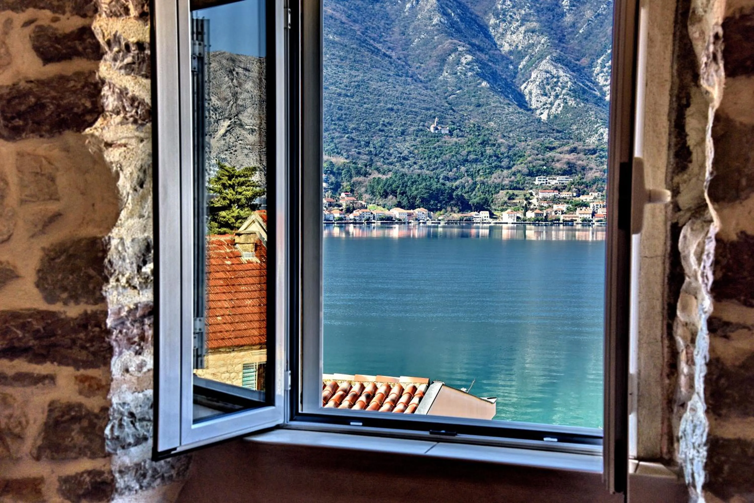 Sea view in Apartments PEGAZ