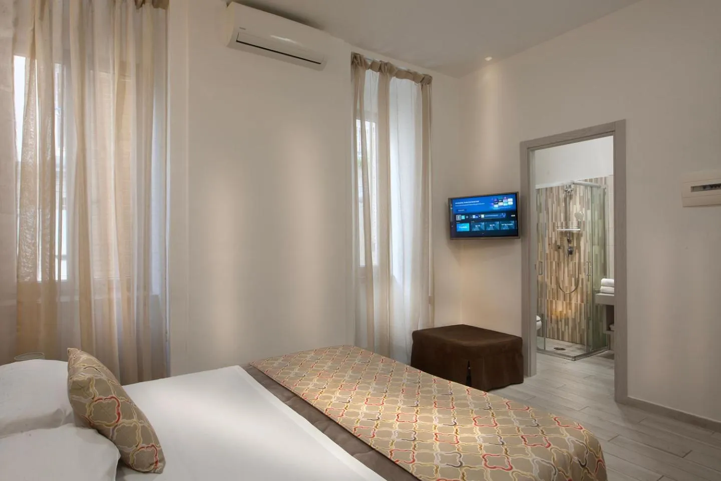 View (from property/room), Bed in Residenza Suarez