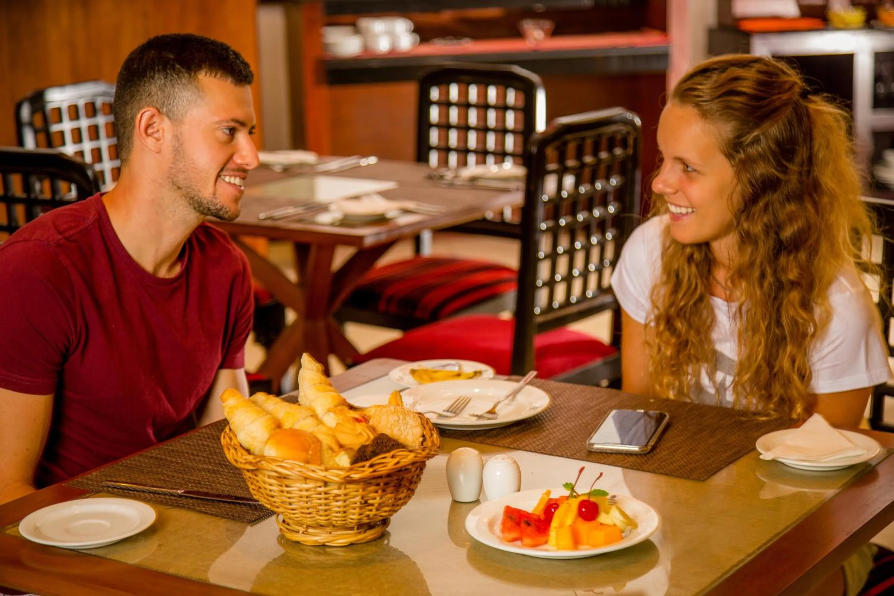 Restaurant/places to eat in Kandy City Hotel by Earl's