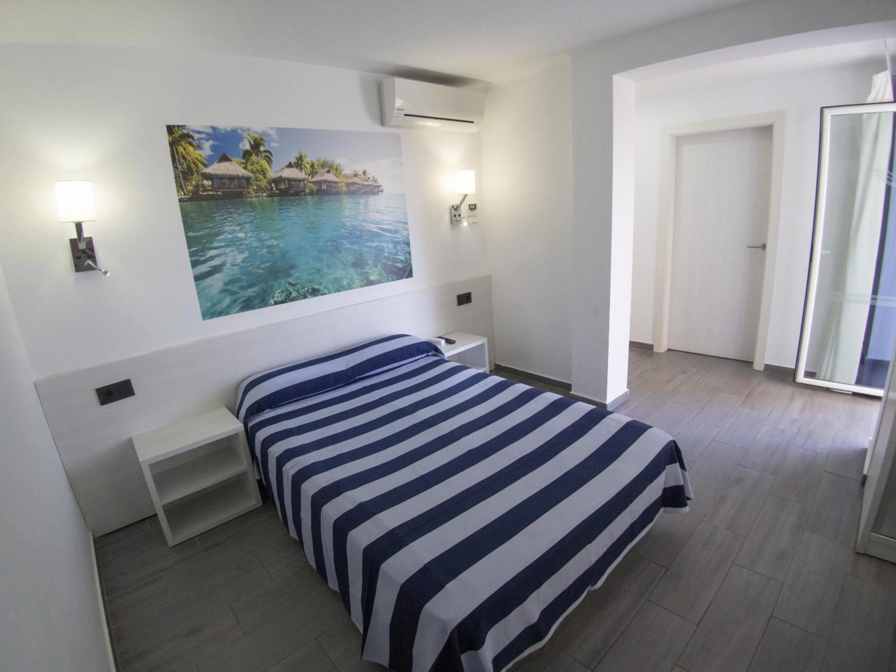 Bed in Hotel Europa Splash & Spa