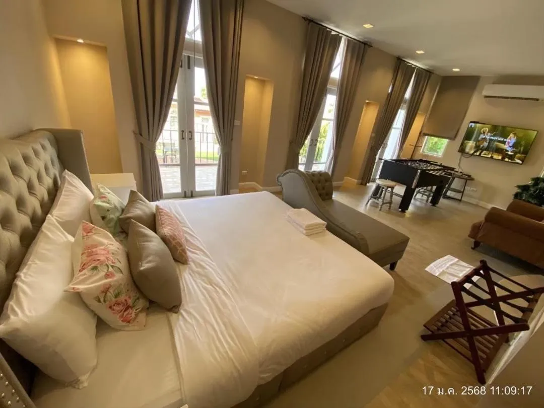 Bed in Villa Primo Eyrie Khaoyai near Toscana