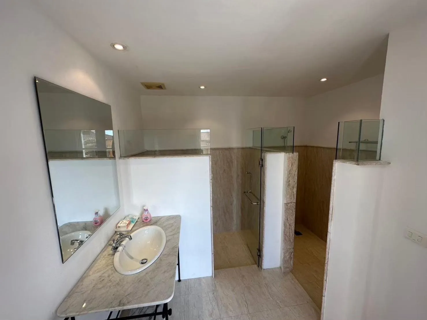 Villa Primo Eyrie Khaoyai near Toscana