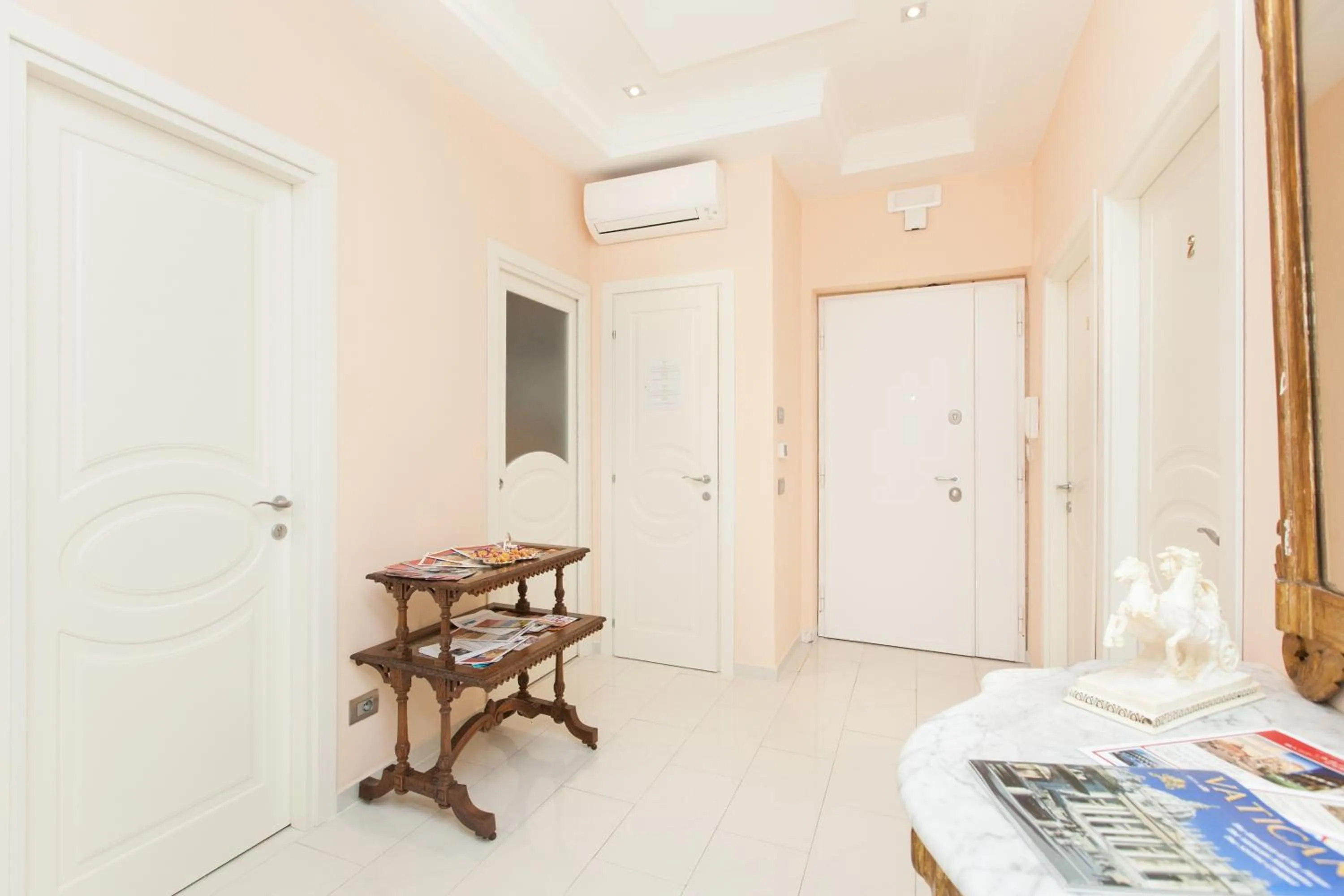 Lobby or reception in Impero Vaticano San Pietro