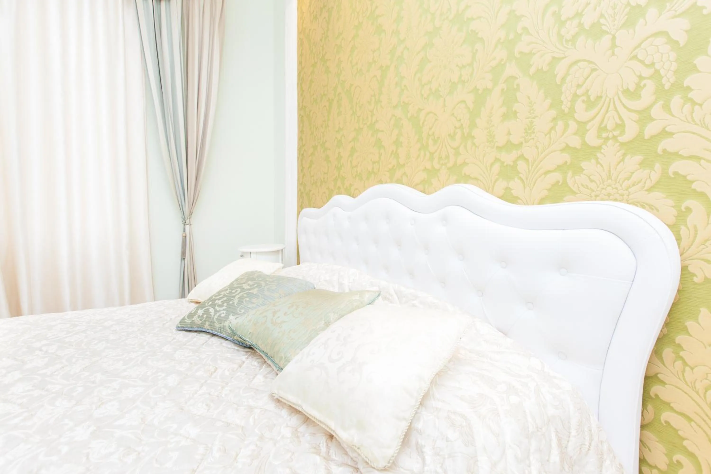 Decorative detail, Bed in Impero Vaticano San Pietro