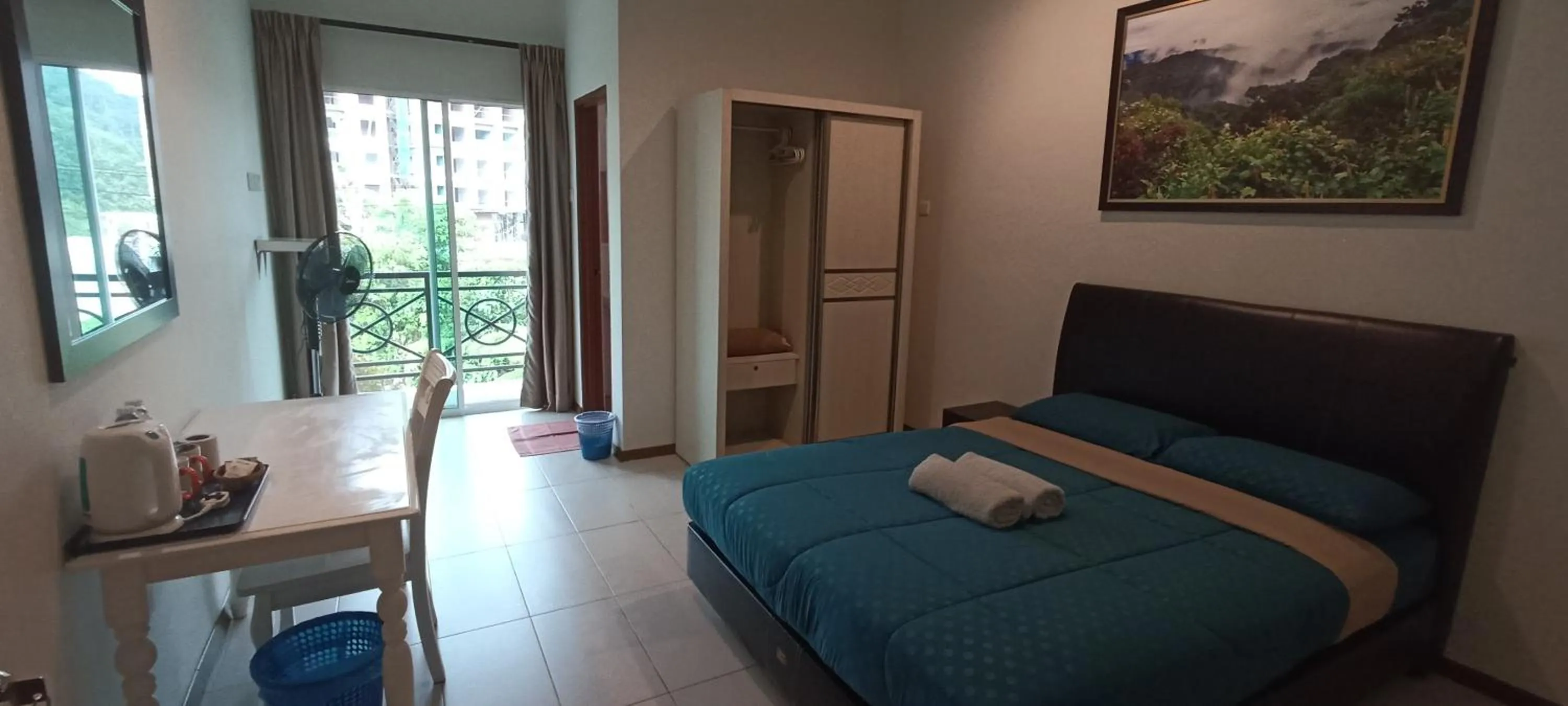 Bed in Rovers Inn Guesthouse - Age 11 And Above Only