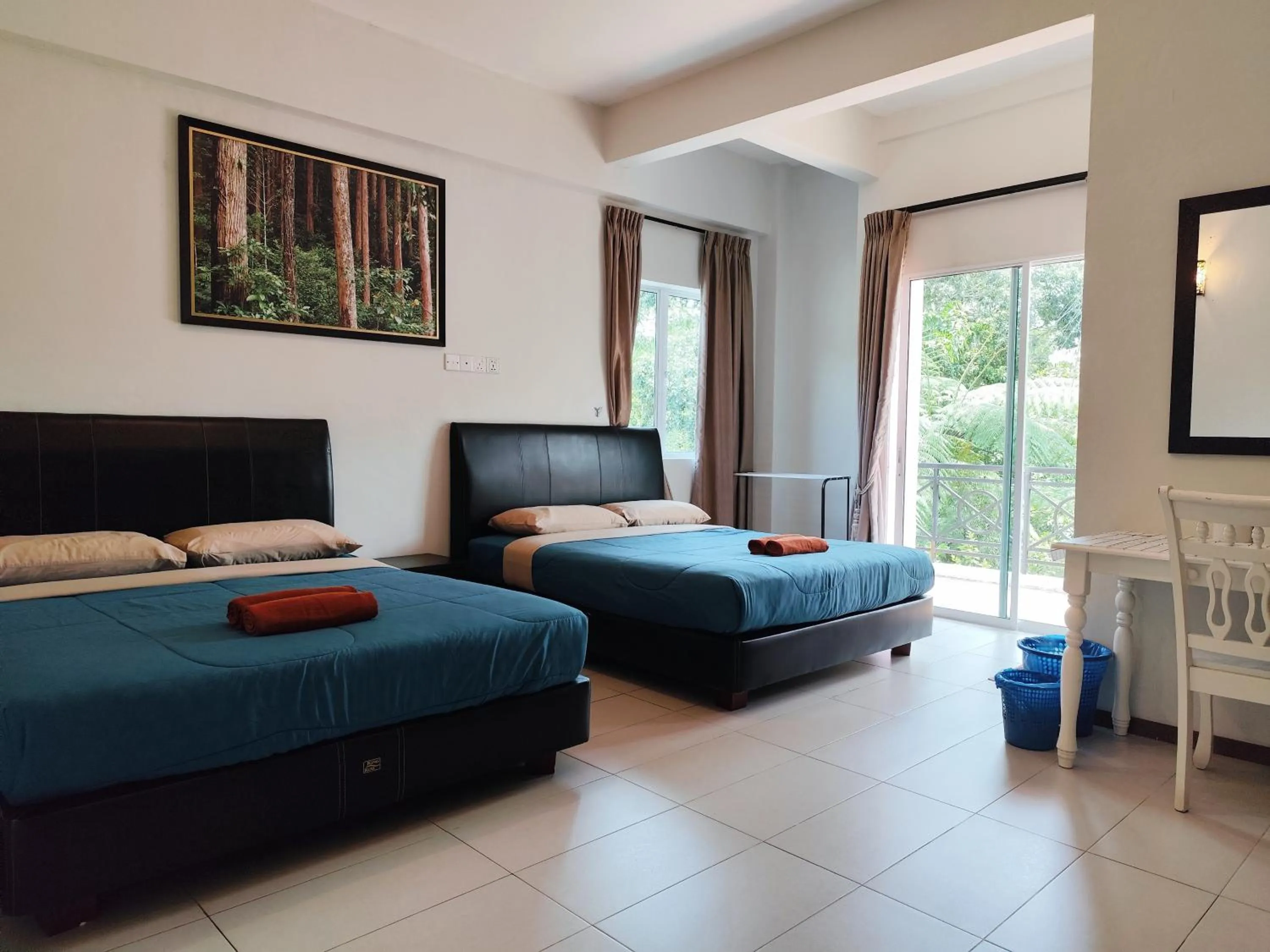 Bedroom, Bed in Rovers Inn Guesthouse - Age 11 And Above Only