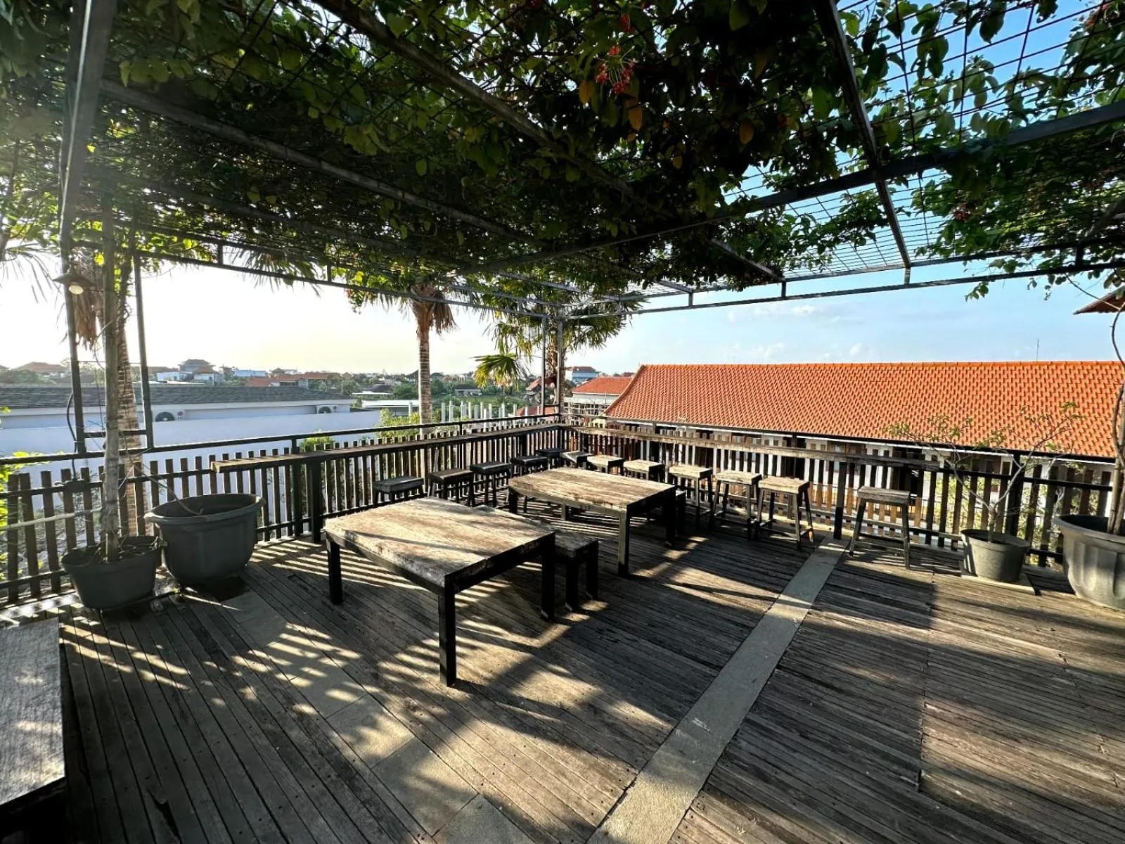 Day in THE PAVING VILLA