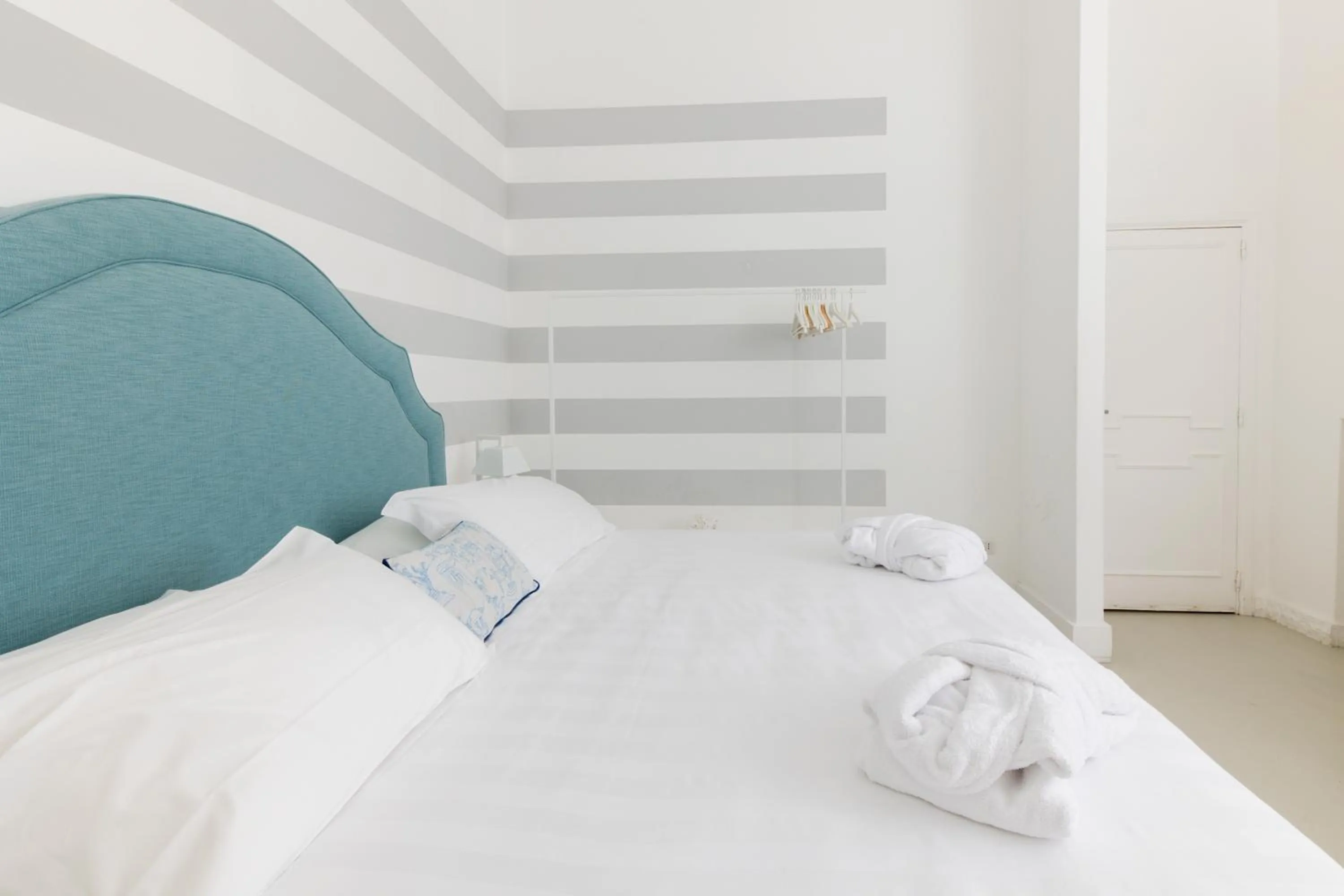 Bed in Villa La Pergola Capri