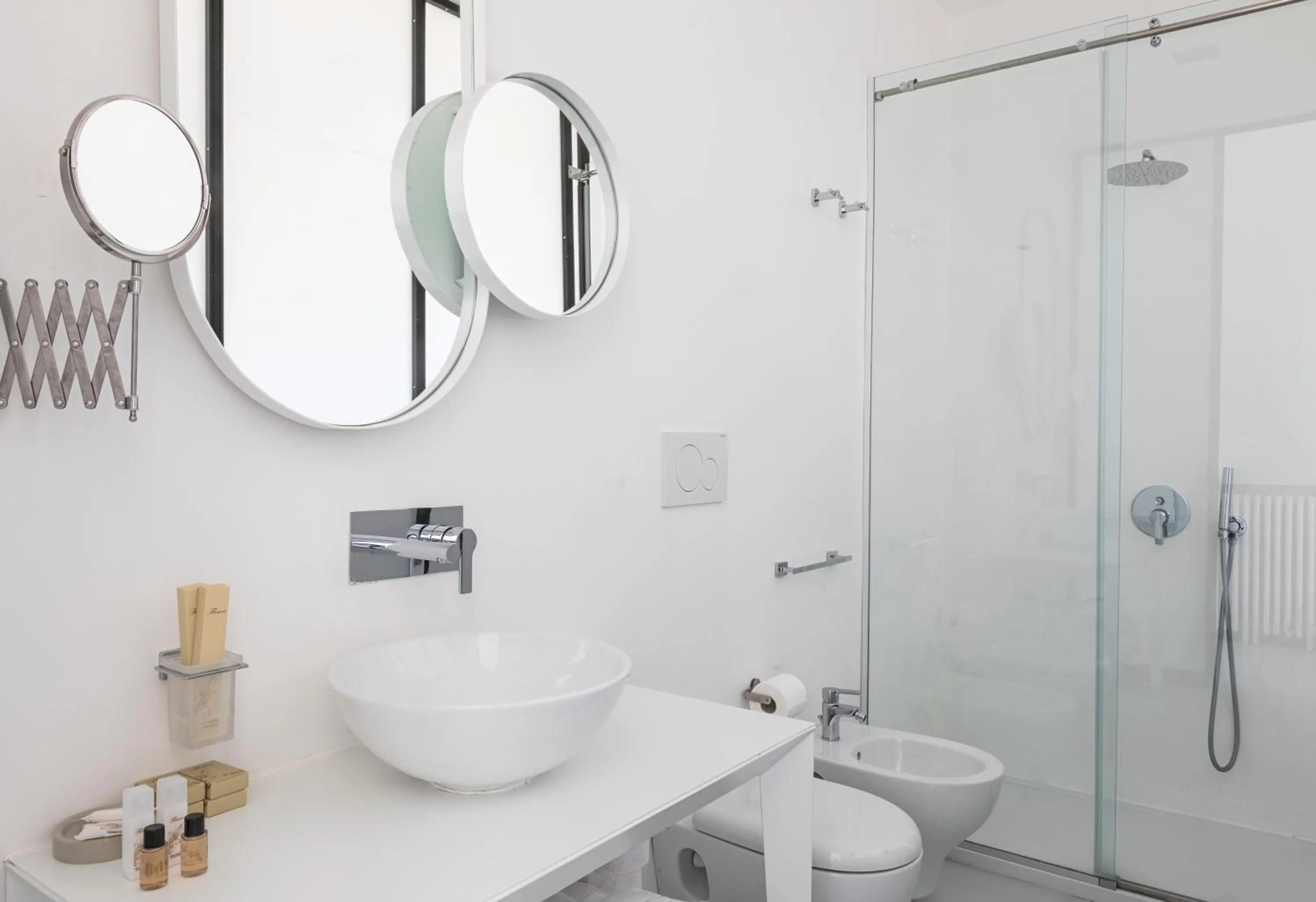 Bathroom in Villa La Pergola Capri