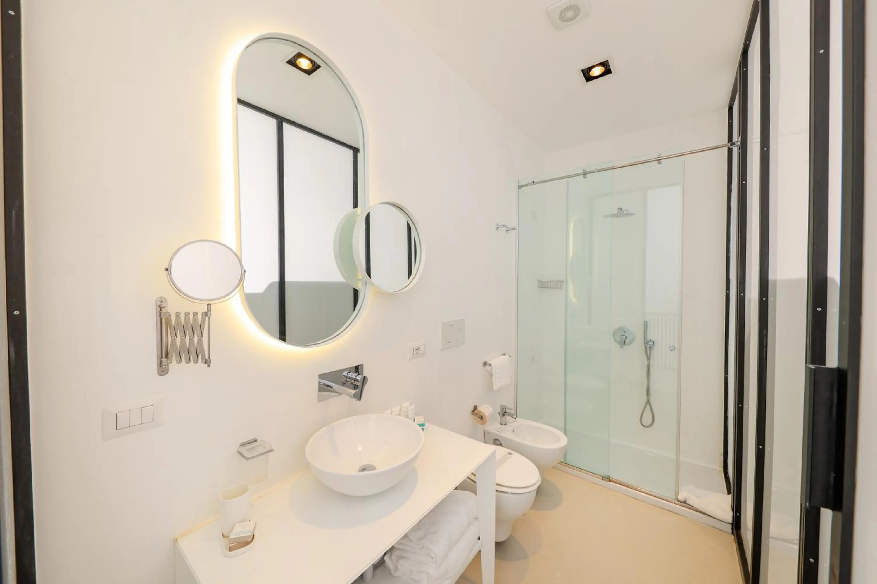 Bathroom in Villa La Pergola Capri