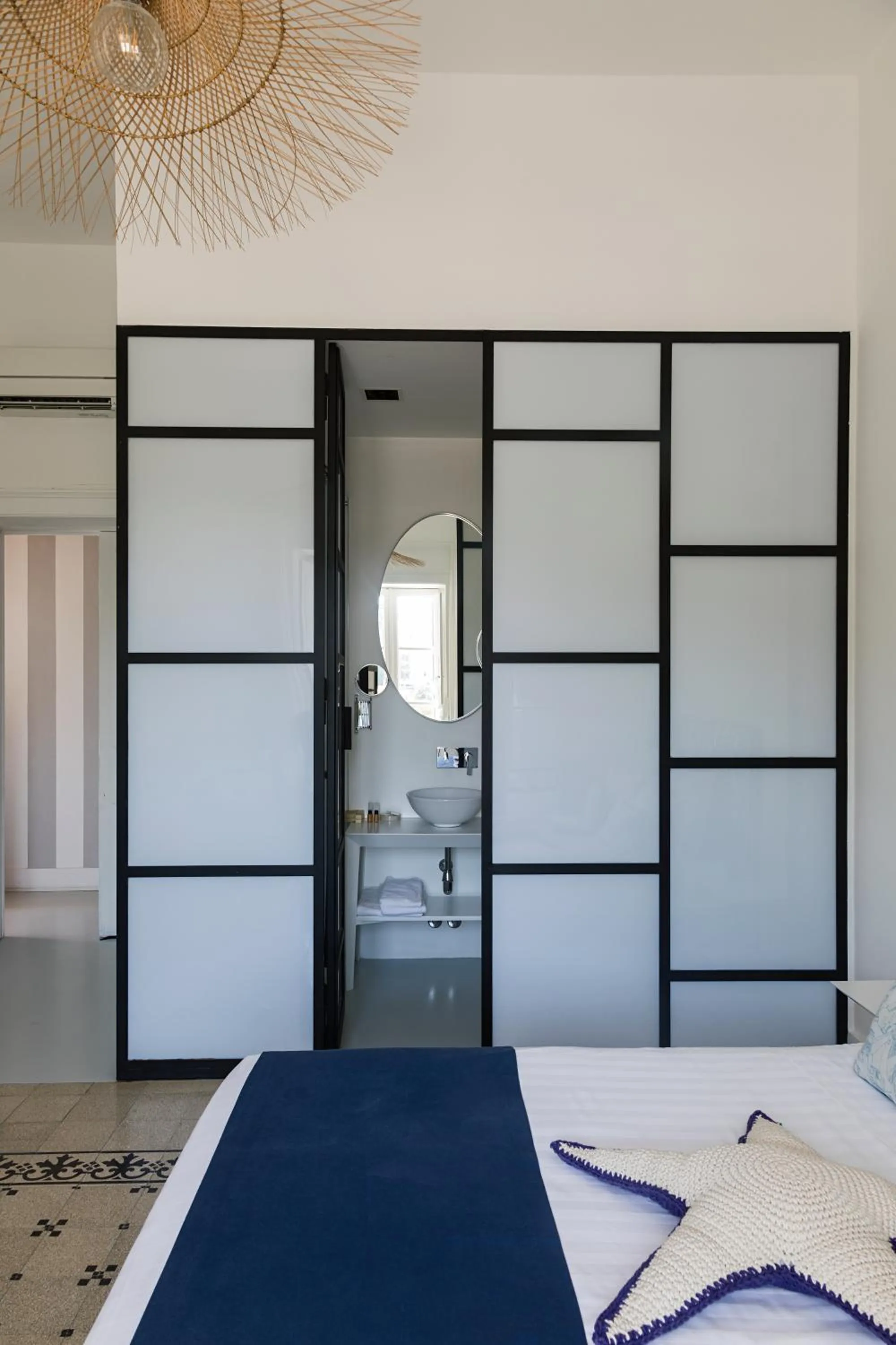 Photo of the whole room in Villa La Pergola Capri