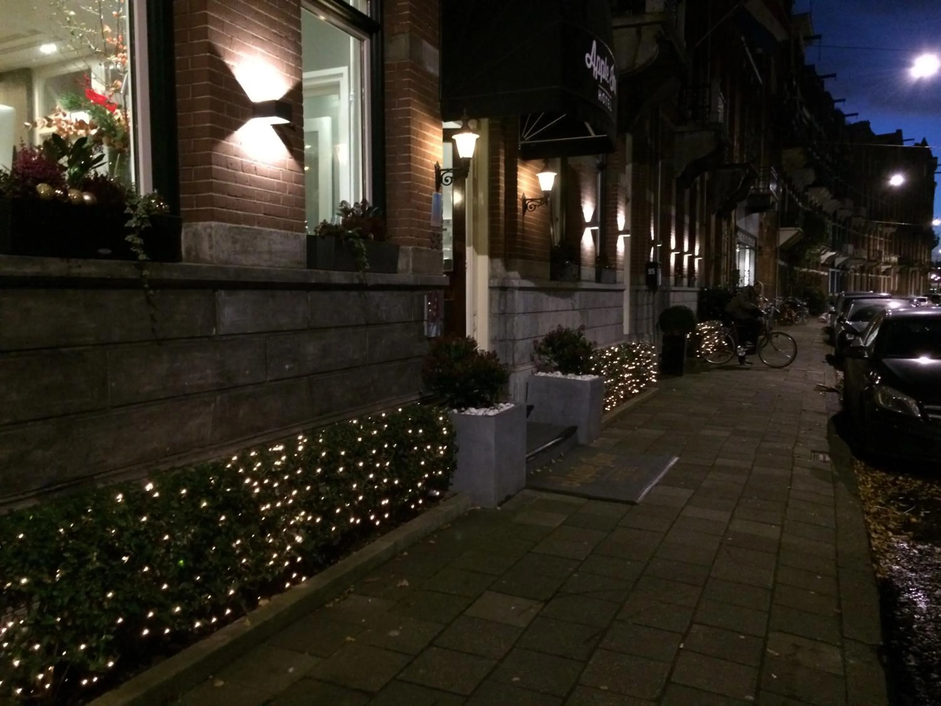 Facade/entrance in Apple Inn Hotel