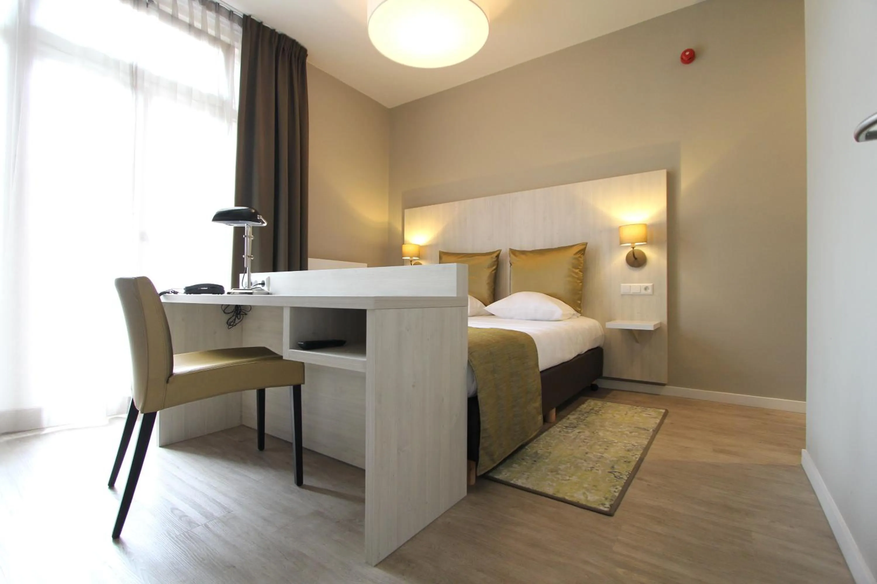 Photo of the whole room, Bed in Apple Inn Hotel