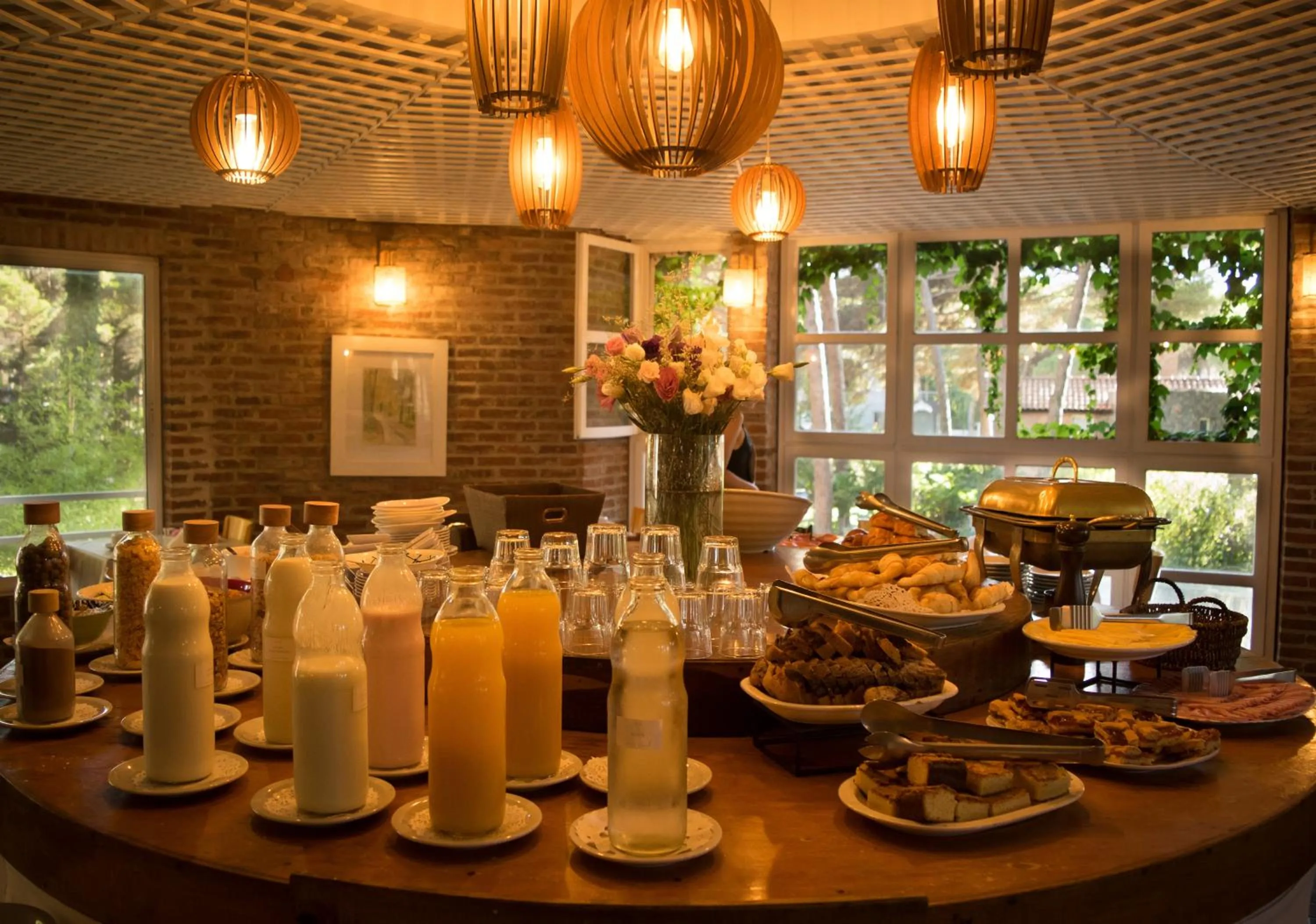 Buffet breakfast in Carilo Village Apart Hotel & Spa
