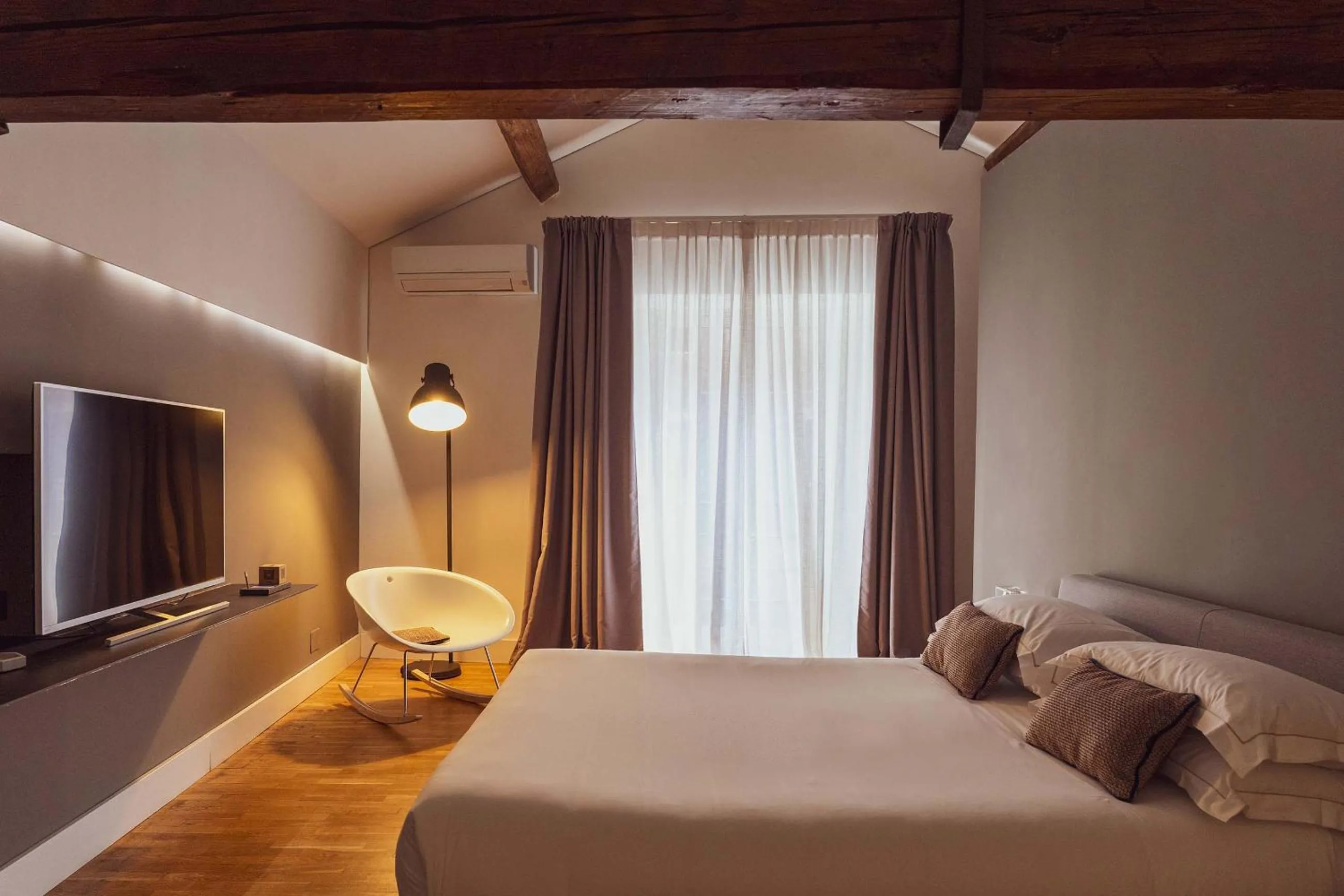 Bedroom, Bed in Habitat Boutique Hotel