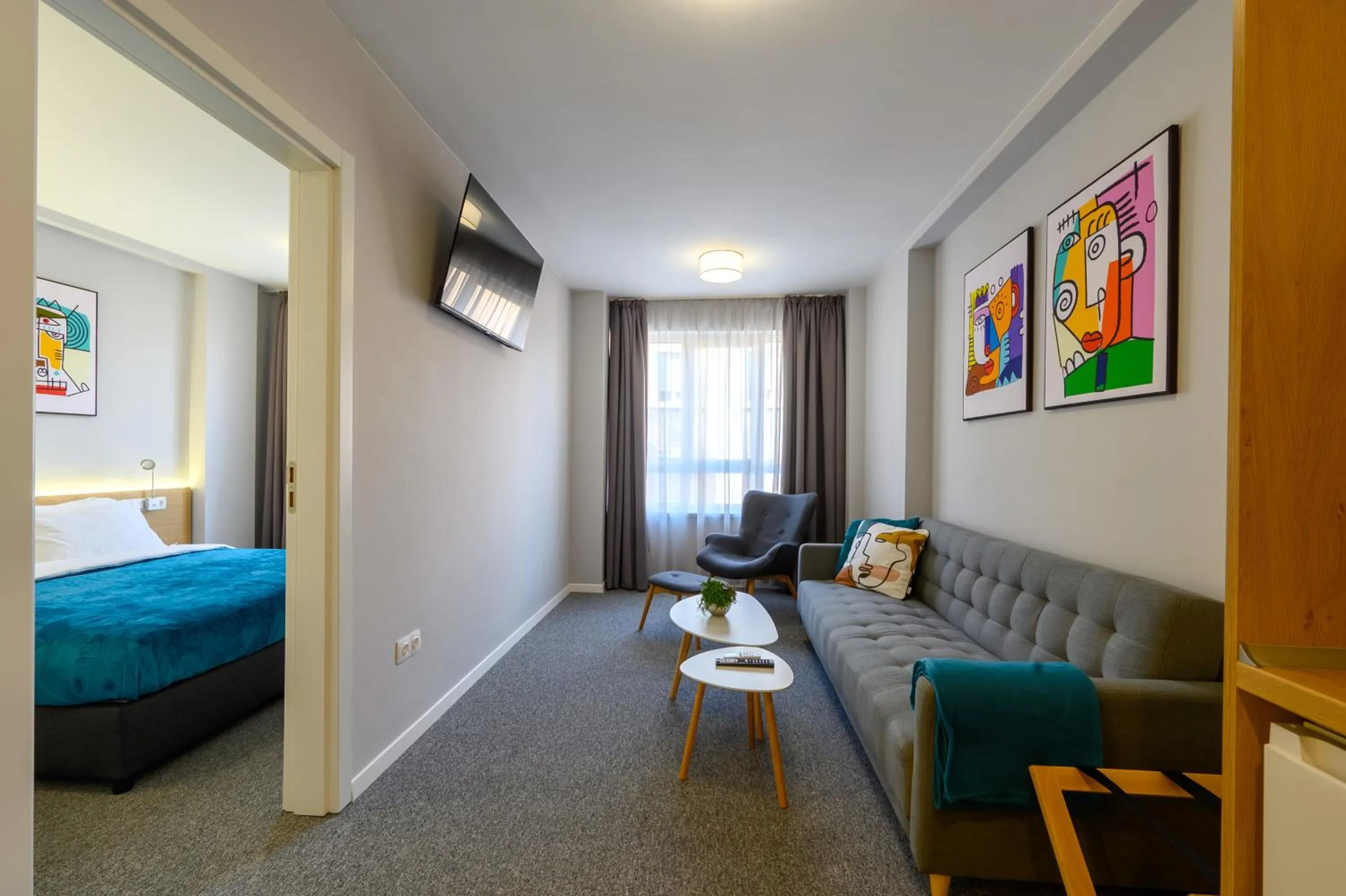 Communal lounge/ TV room, Bed in LOCATION