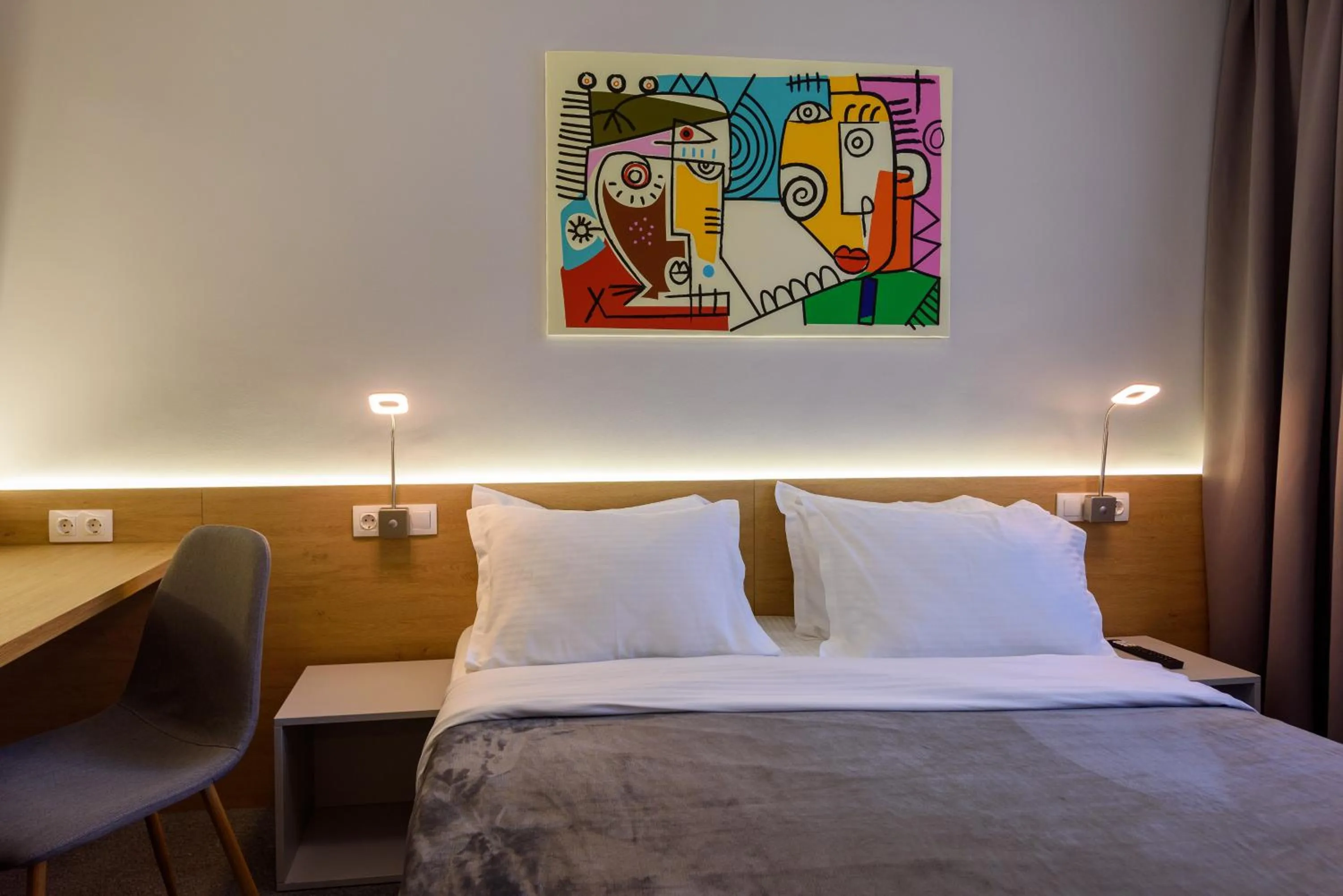 Photo of the whole room, Bed in LOCATION