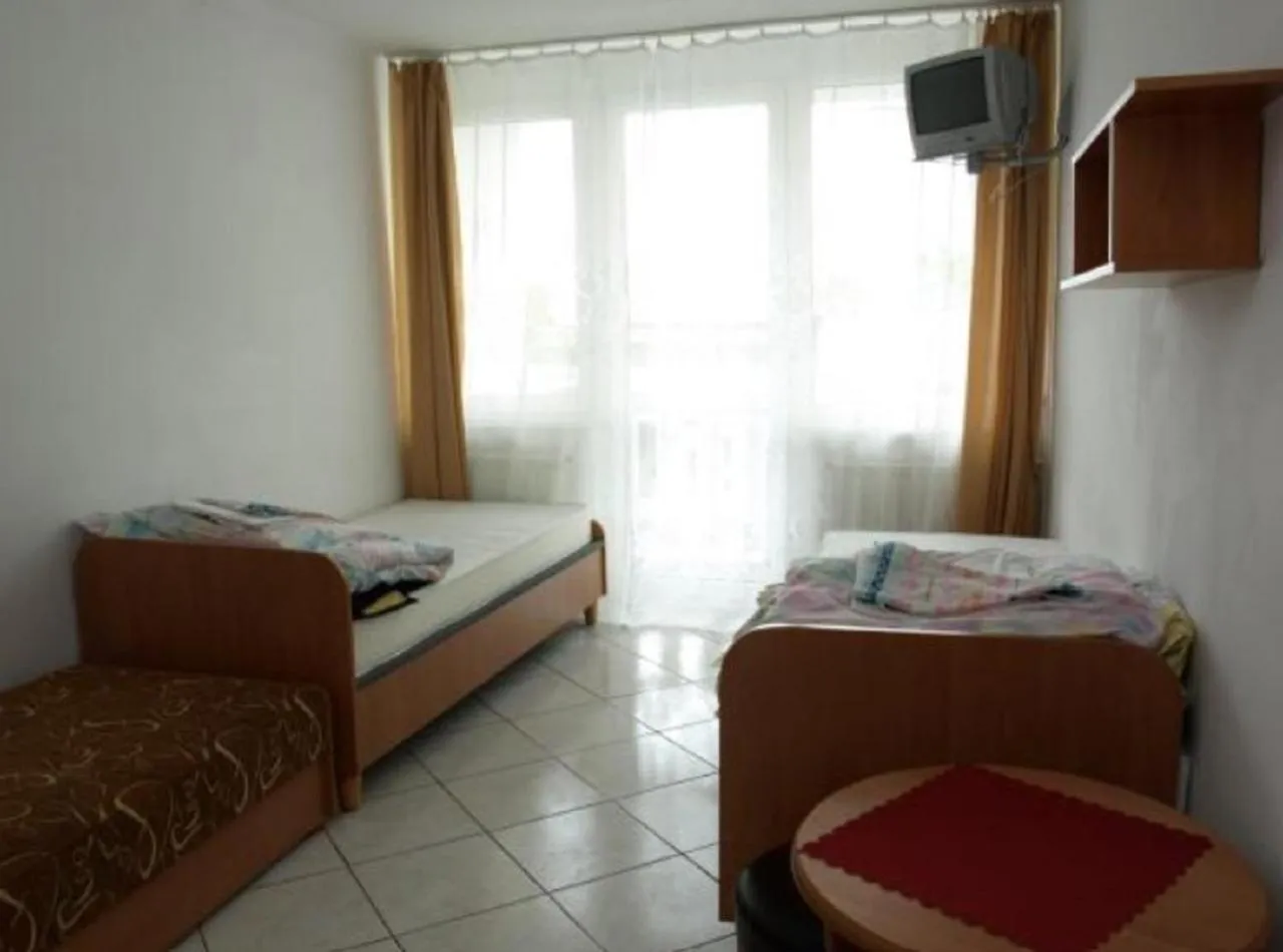 Photo of the whole room, Bed in OW Eden