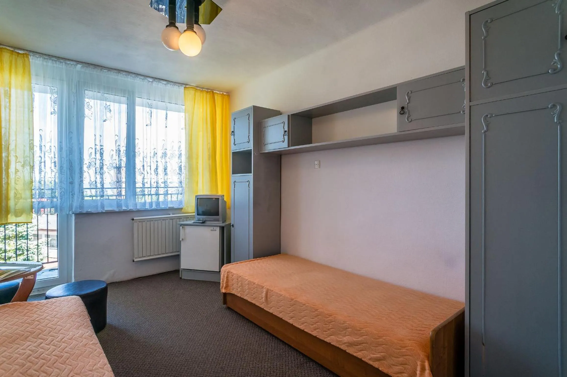 Photo of the whole room, Bed in OW Eden