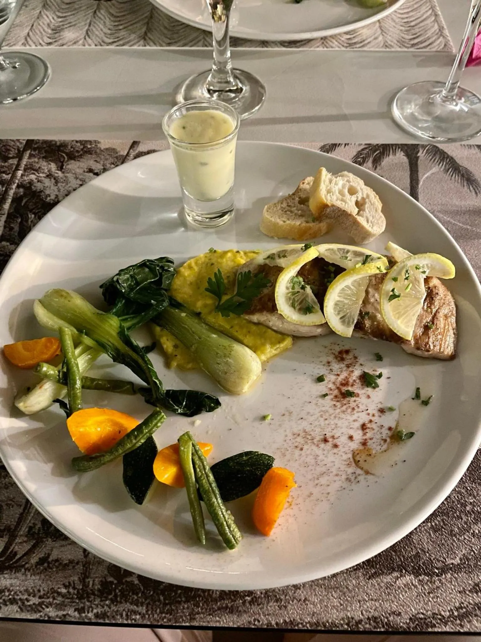 Meals in Cosy Guest House Sous le Badamier