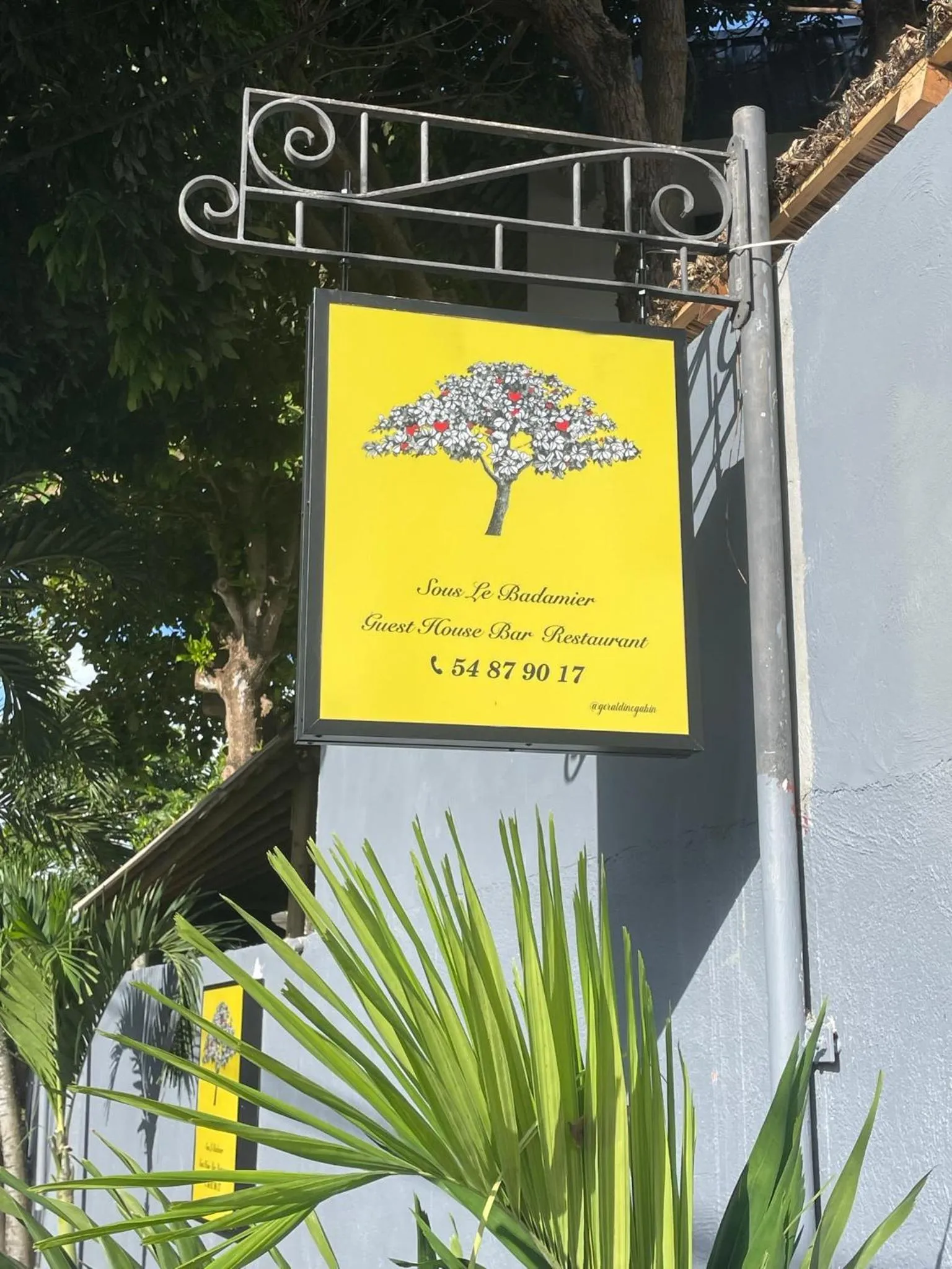 Property logo or sign in Cosy Guest House Sous le Badamier