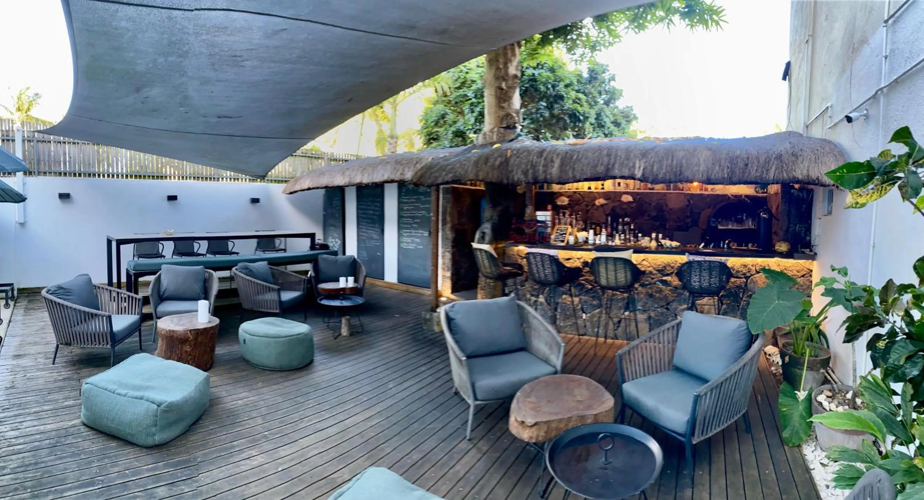 Lounge or bar in Cosy Guest House Sous le Badamier