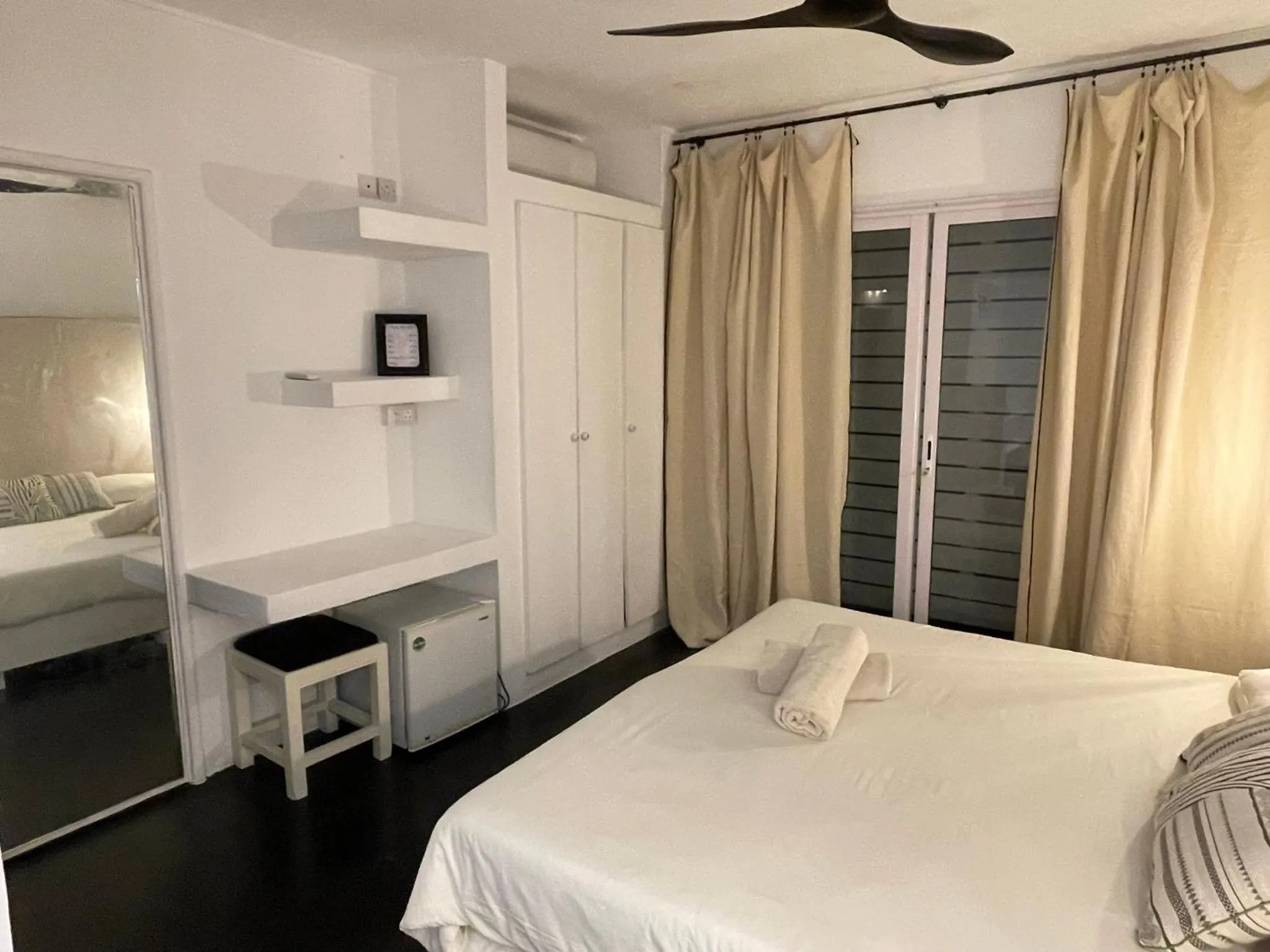 Photo of the whole room, Bed in Cosy Guest House Sous le Badamier