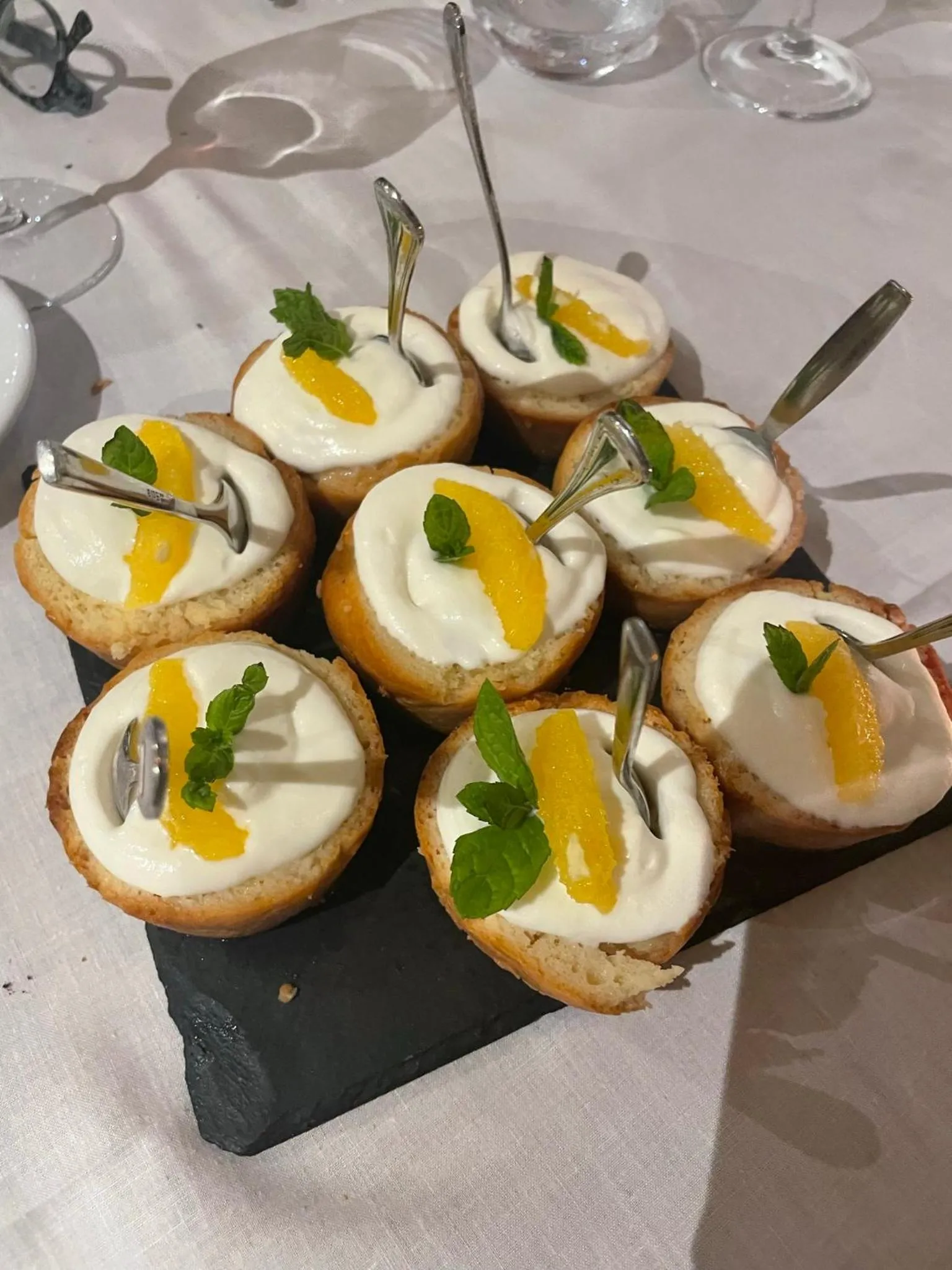 Restaurant/places to eat in Cosy Guest House Sous le Badamier