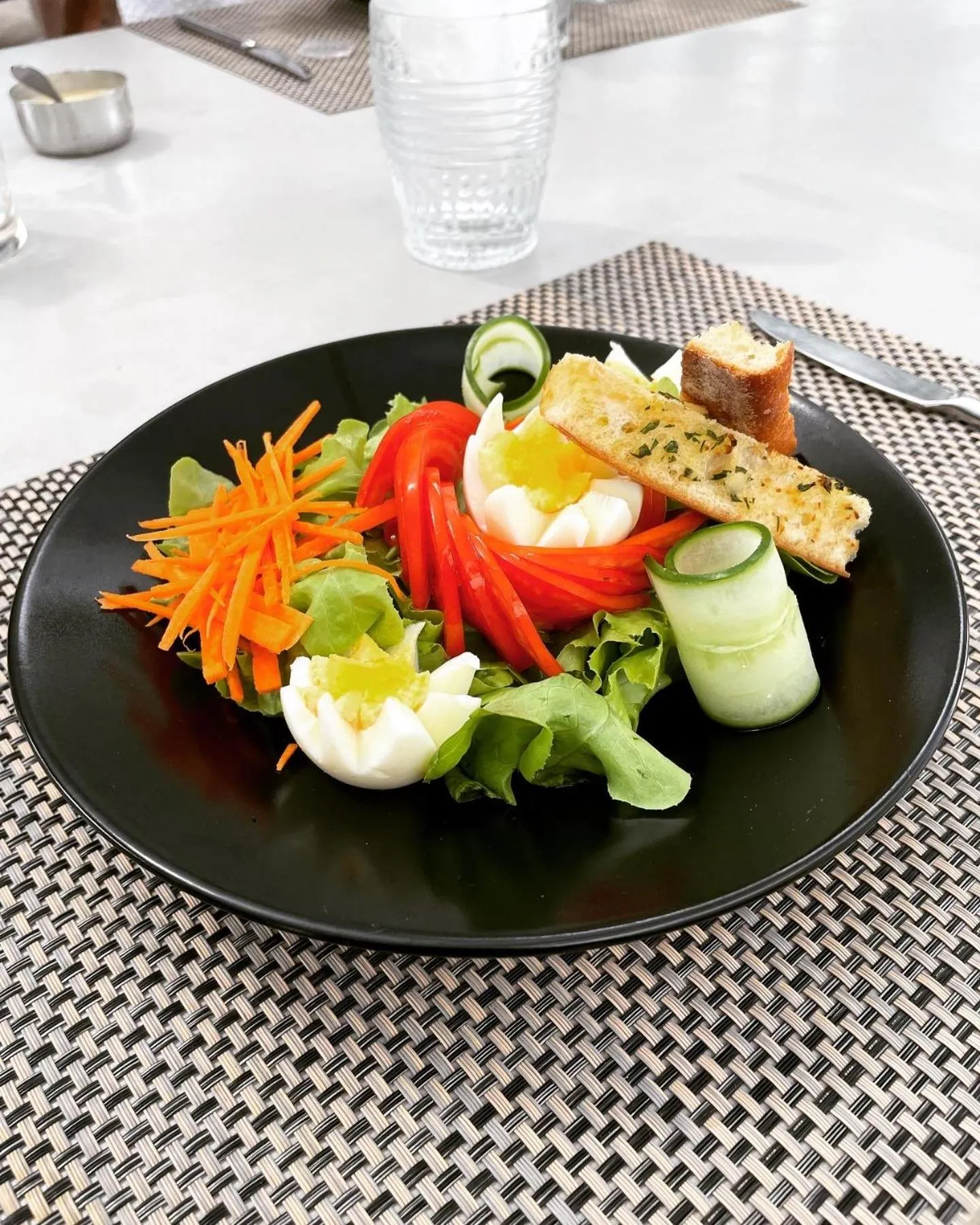 Dinner in Cosy Guest House Sous le Badamier