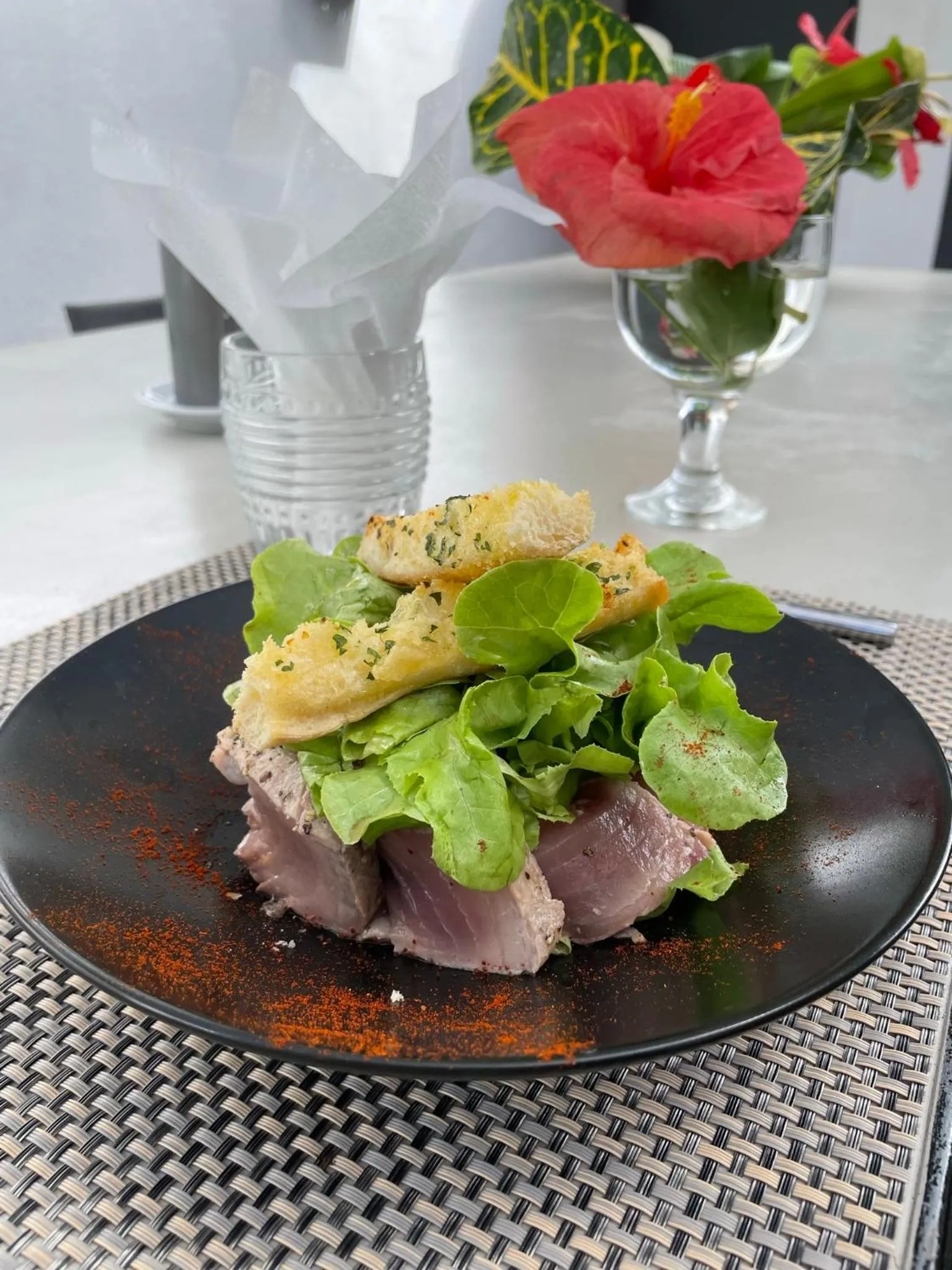 Restaurant/places to eat in Cosy Guest House Sous le Badamier