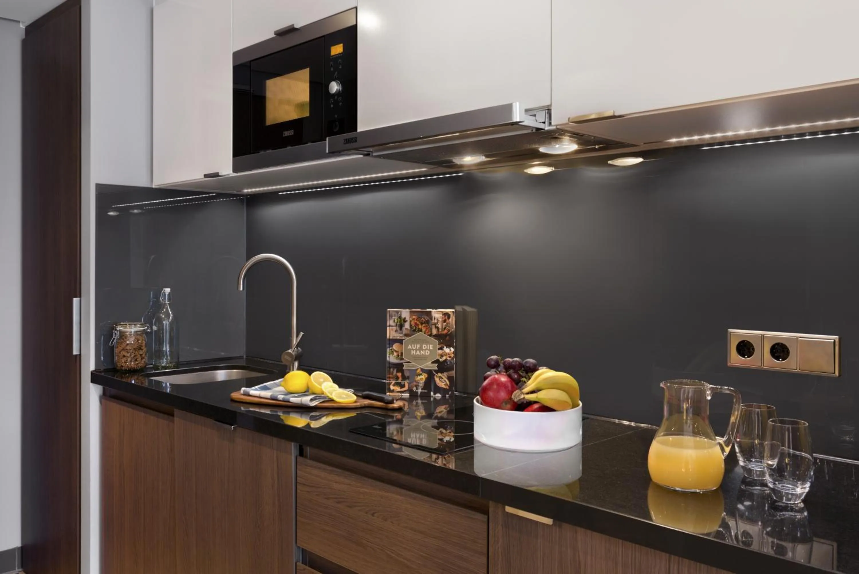 Kitchen or kitchenette in Citadines Michel Hamburg