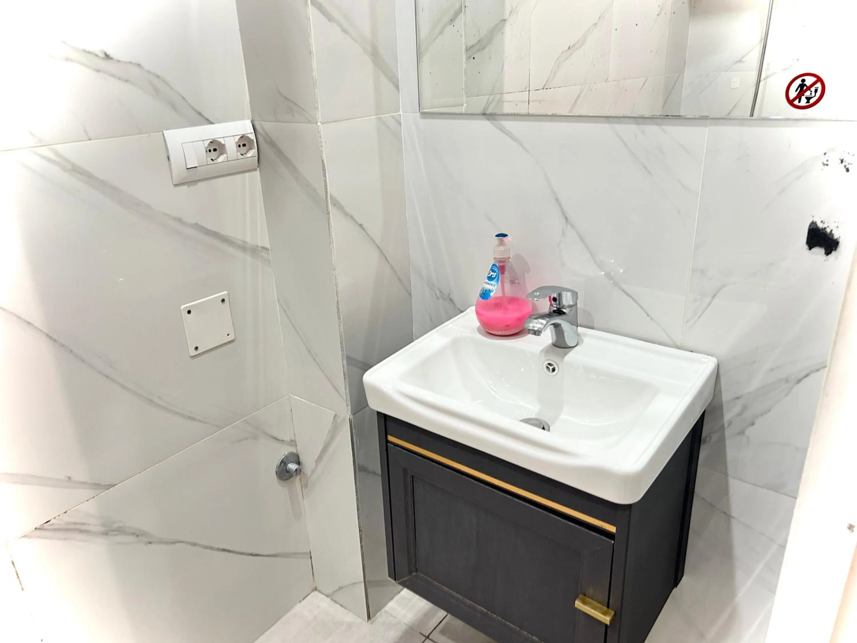 Bathroom in Budget Retreat Tirana & Studios