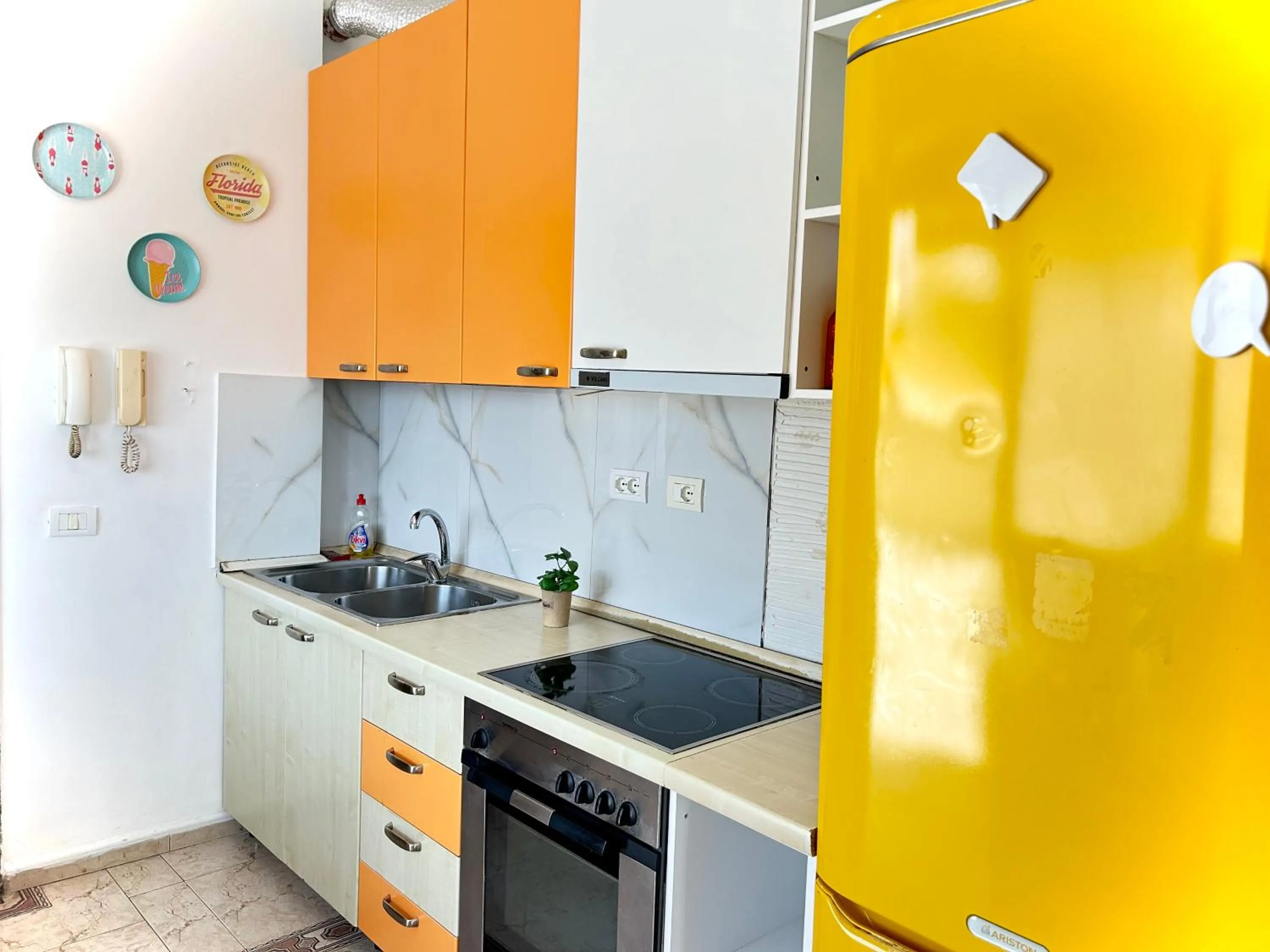 Kitchen or kitchenette in Budget Retreat Tirana & Studios