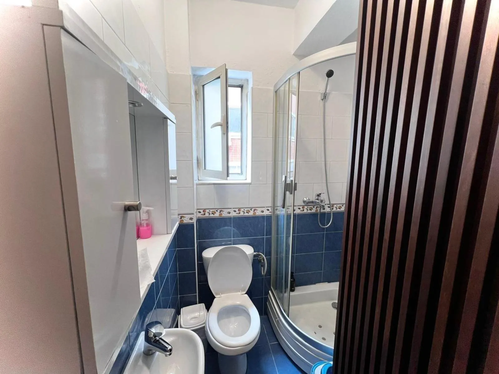 Budget Retreat Tirana & Studios