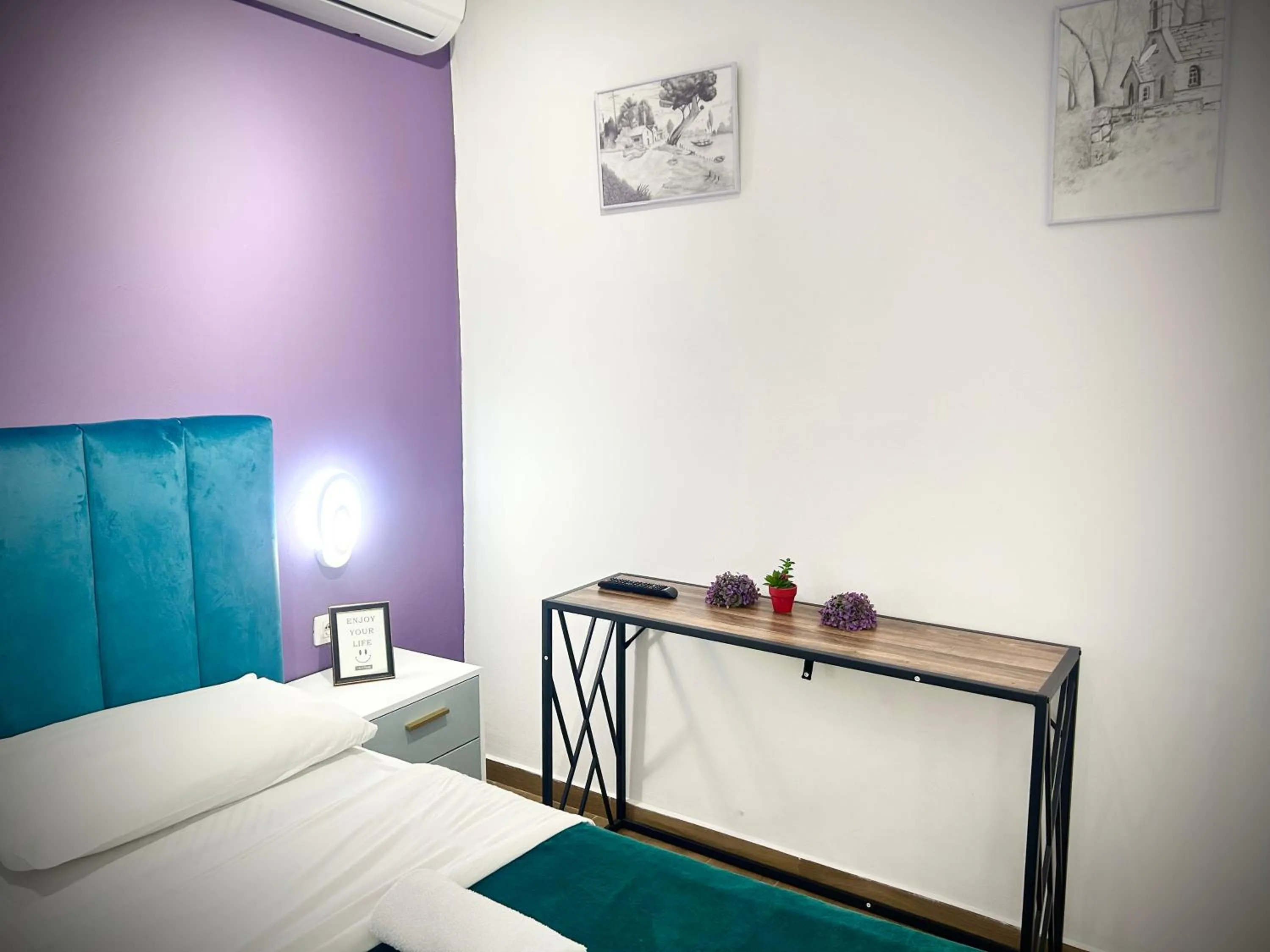 Bed in Budget Retreat Tirana & Studios