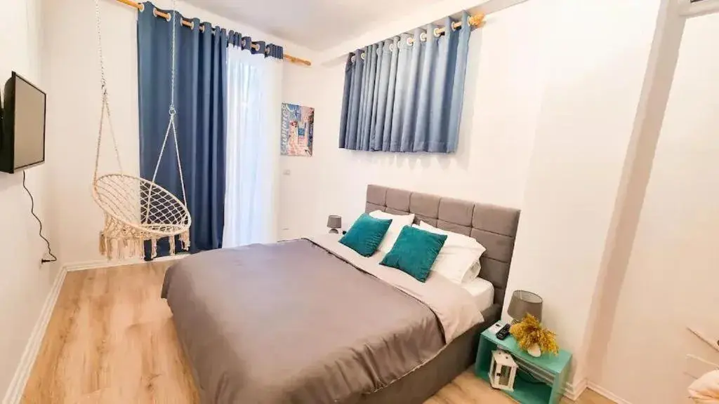 Apartment with Balcony in Budget Retreat Tirana & Studios Apartment with Balcony in Budget Retreat Tirana & Studios