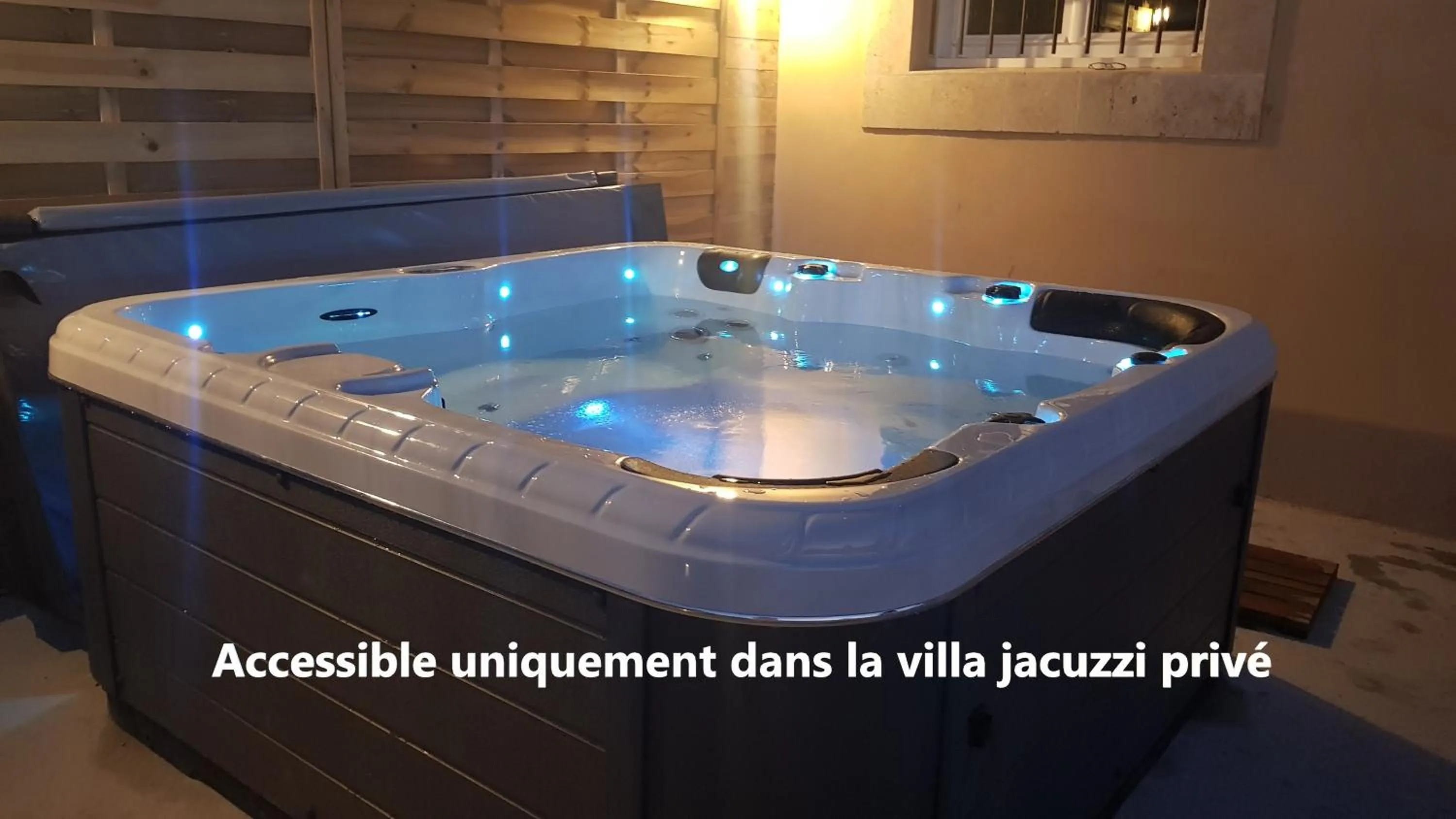Hot Tub in Mas Saint Julien