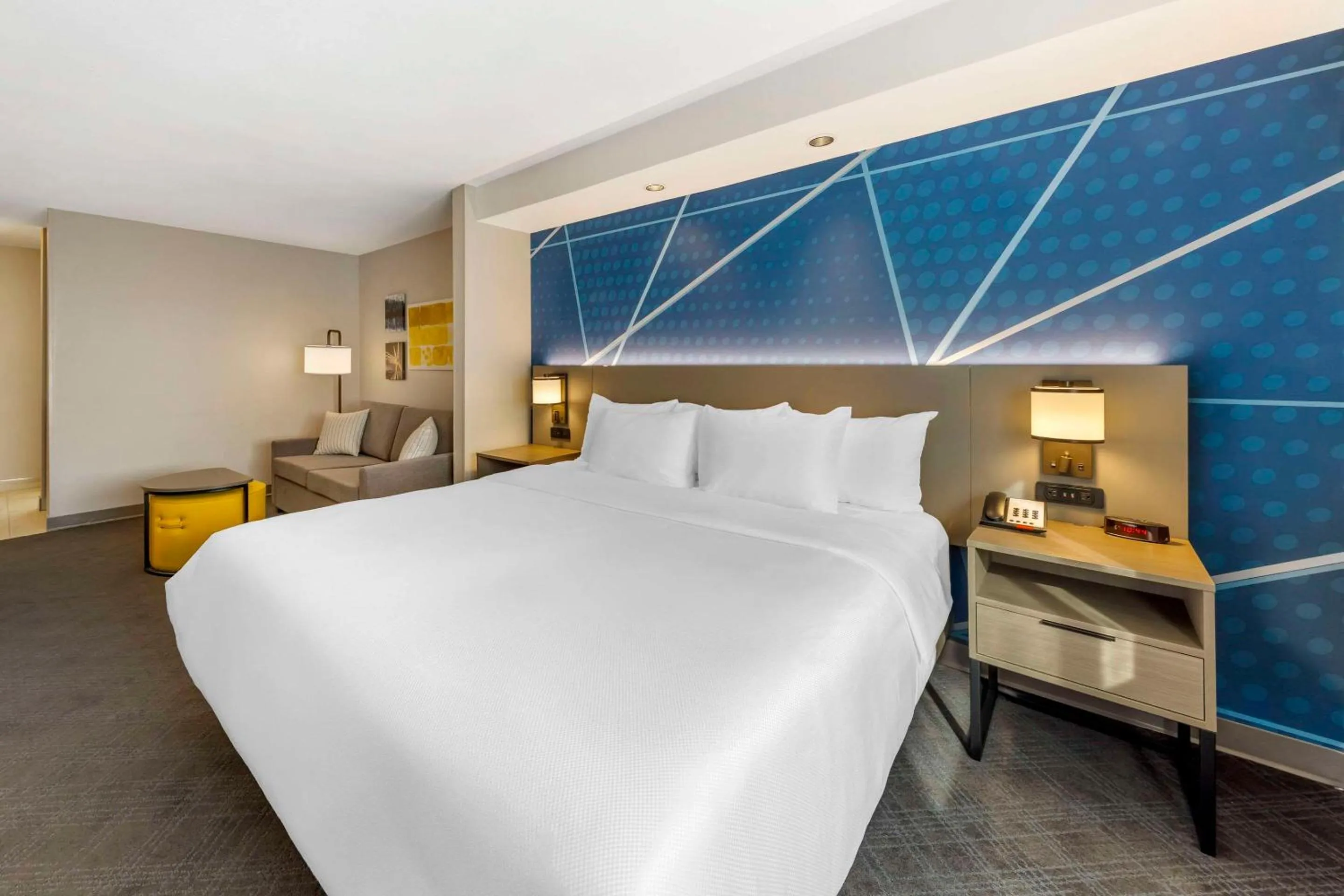 Bedroom, Bed in Comfort Inn & Suites Oklahoma City North - Quail Springs