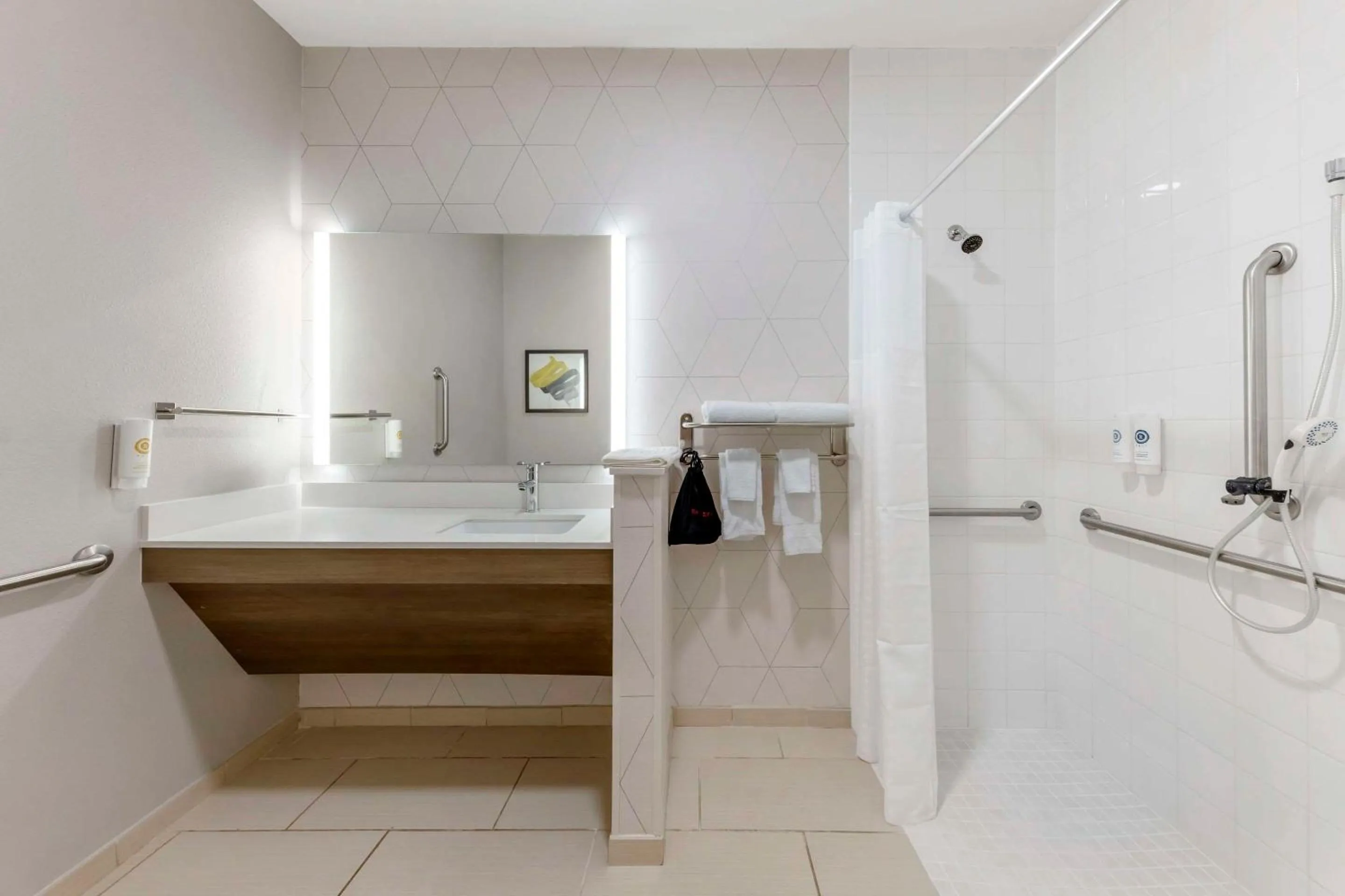 Bathroom in Comfort Inn & Suites Oklahoma City North - Quail Springs