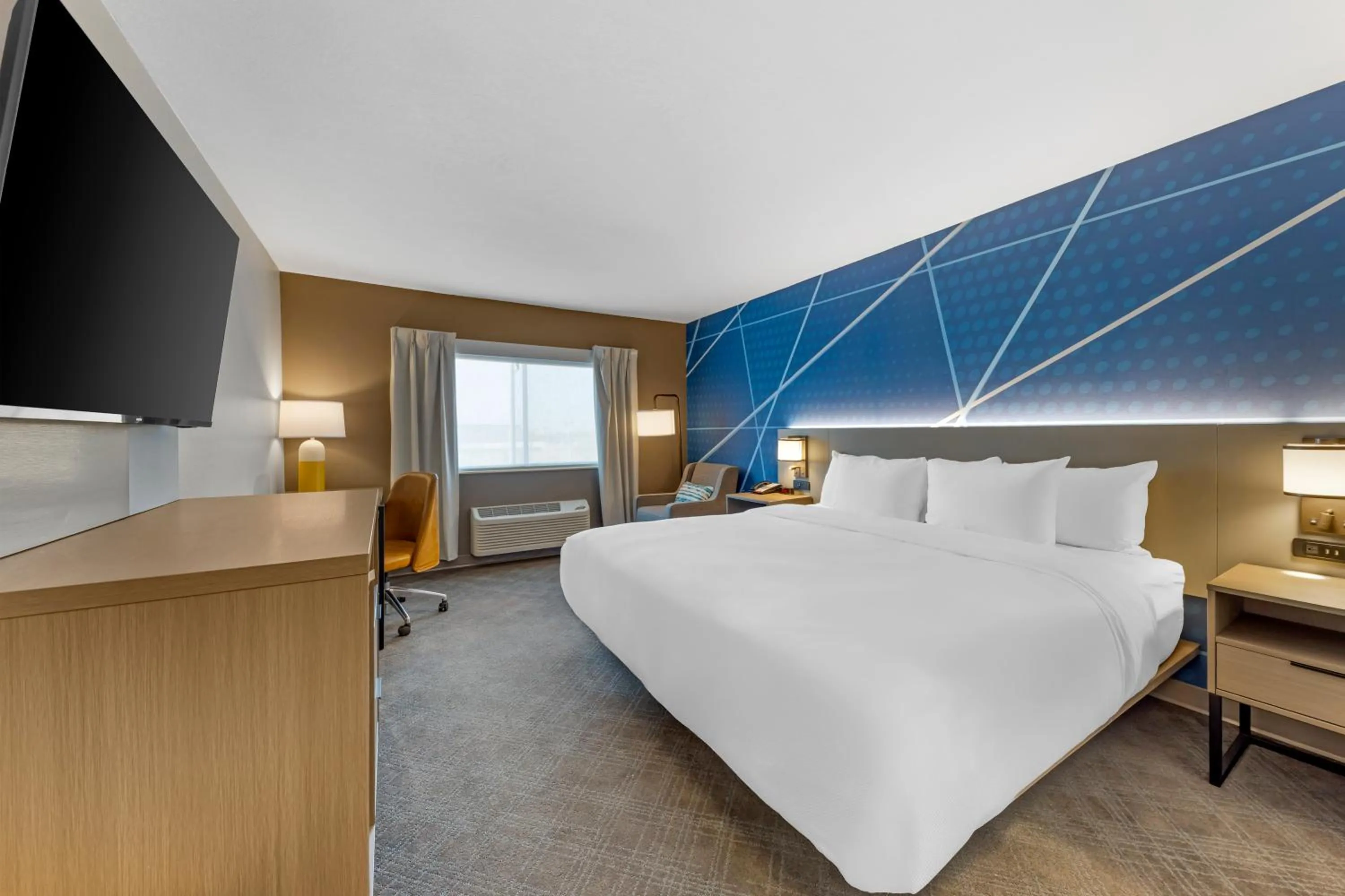 Bed in Comfort Inn & Suites Oklahoma City North - Quail Springs