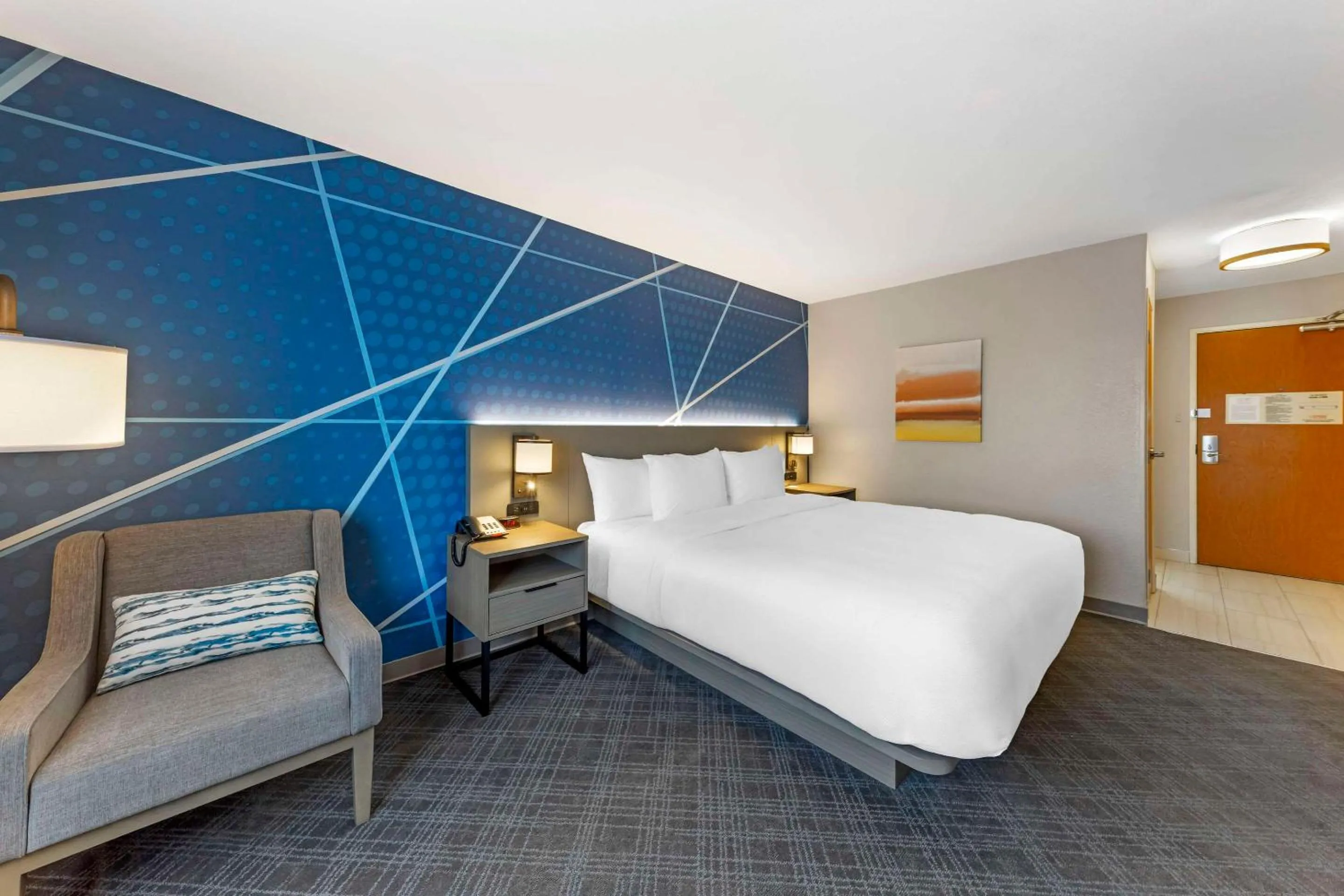 Bedroom, Bed in Comfort Inn & Suites Oklahoma City North - Quail Springs