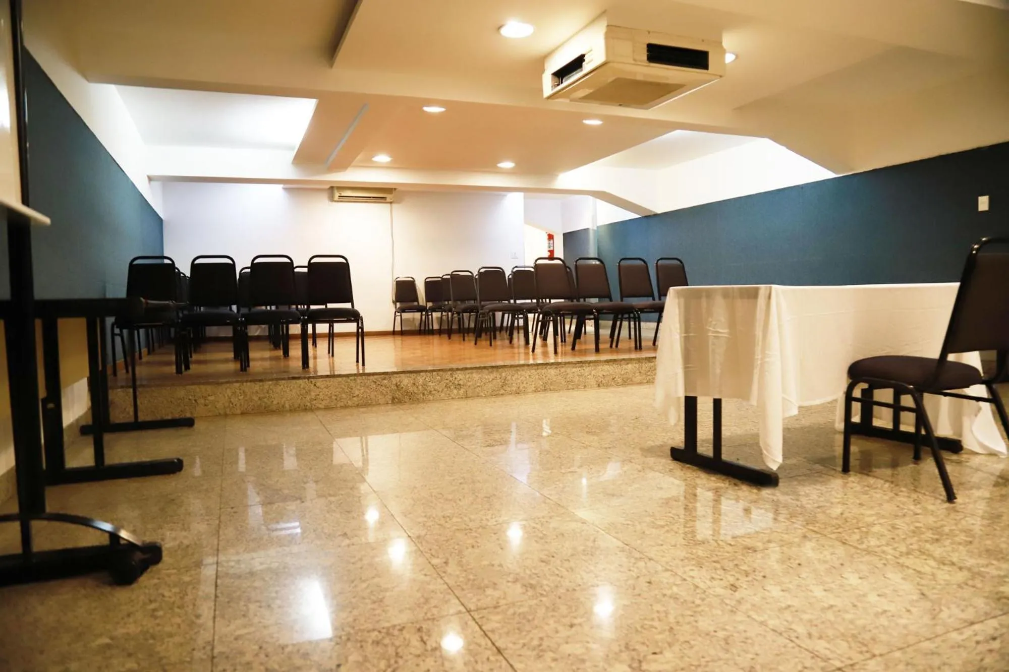 Business facilities in Hotel BH Palace