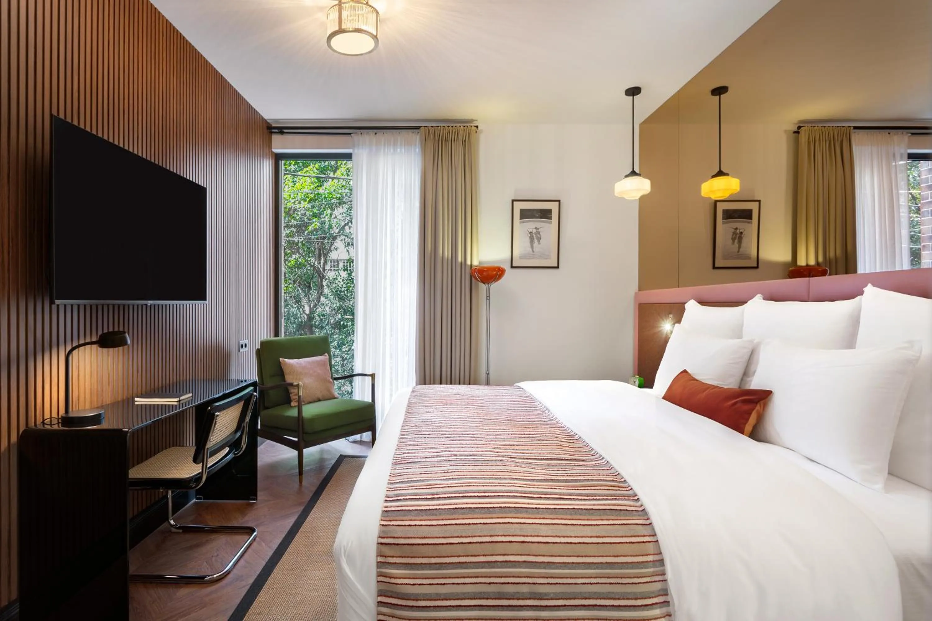 Photo of the whole room, Bed in Artizan - Design Hotel