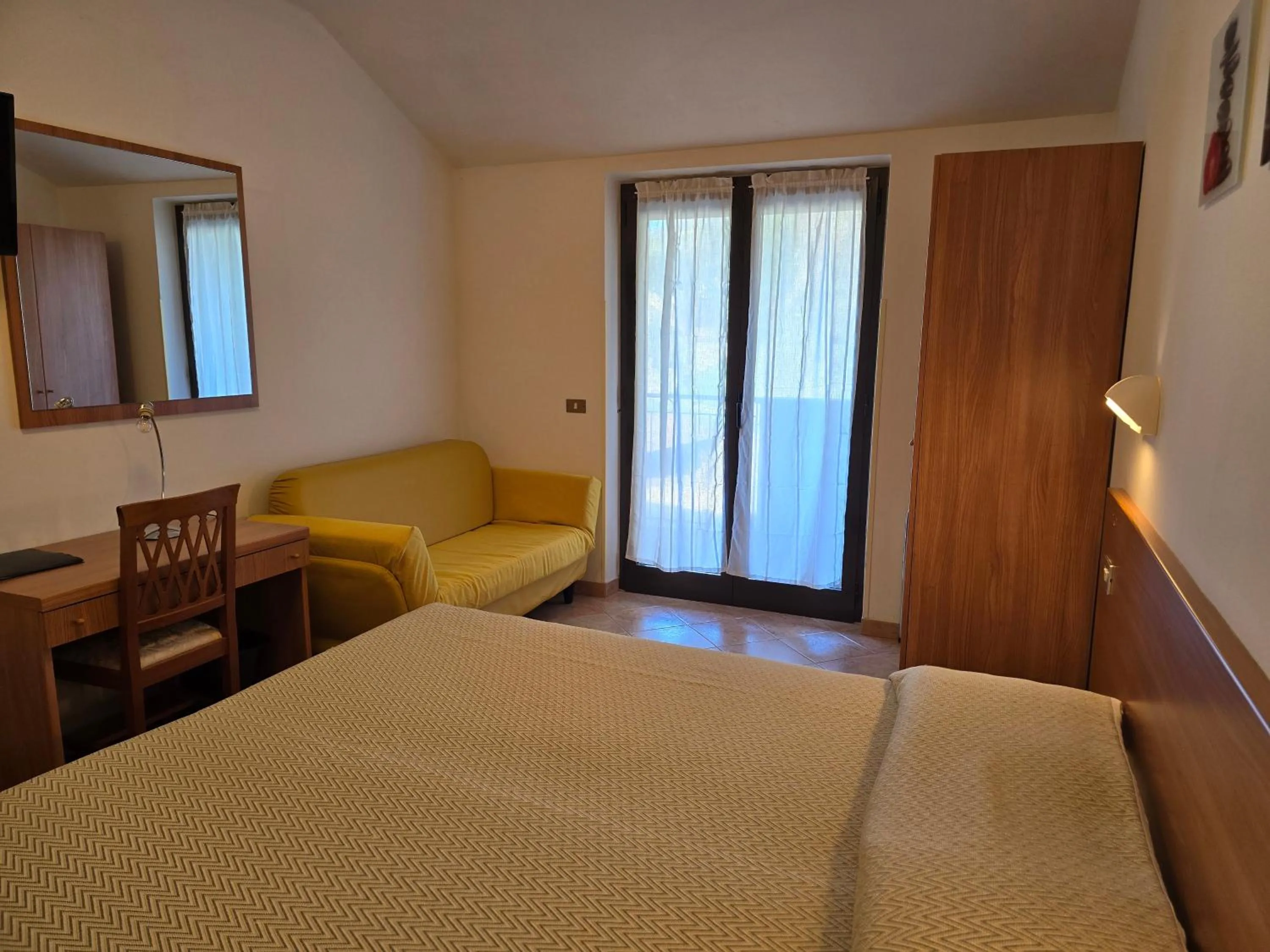 Double or Twin Room with Balcony in Hotel Pace