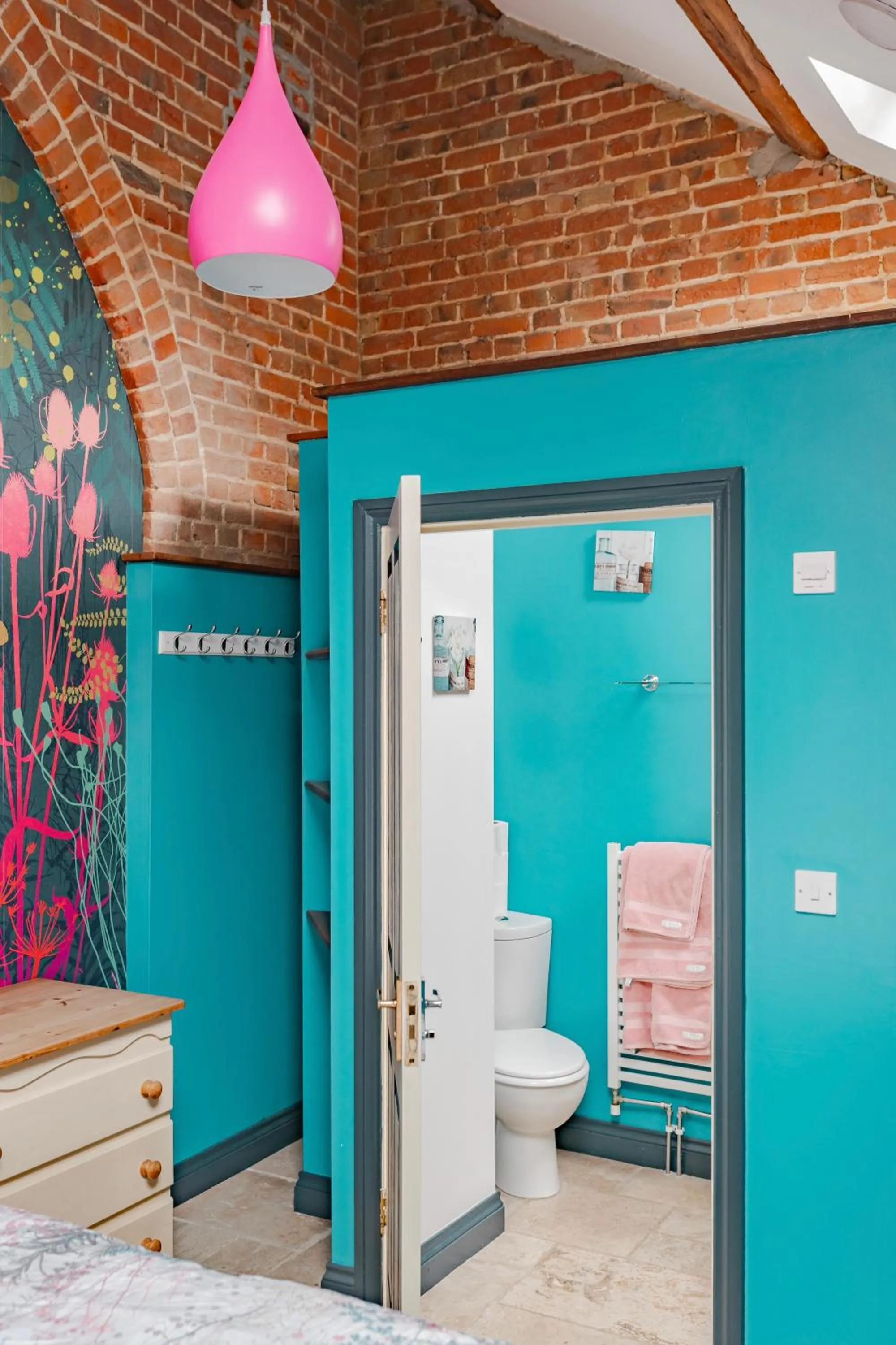 Toilet in the Orangery - BnB Suites