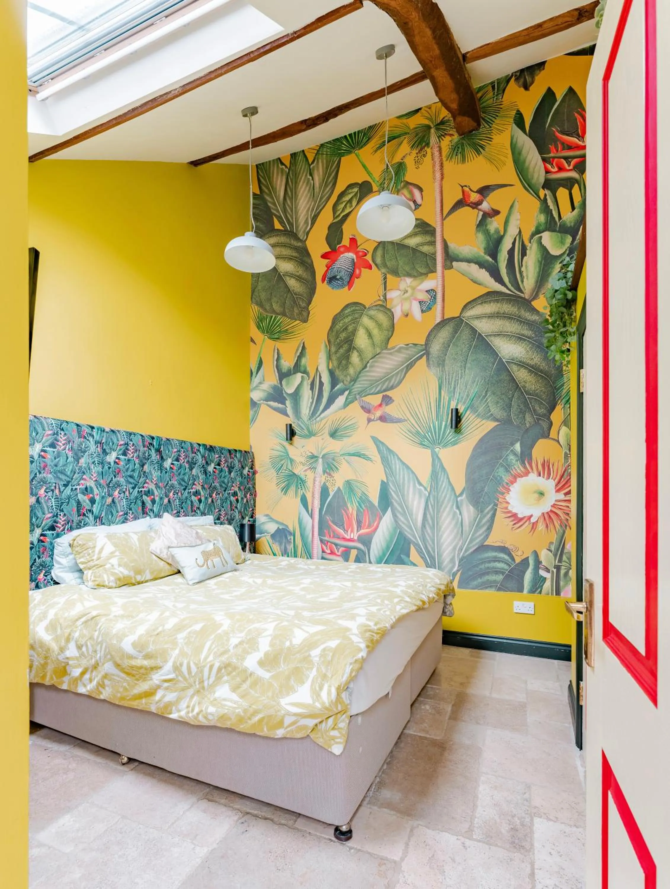 Bed in the Orangery - BnB Suites